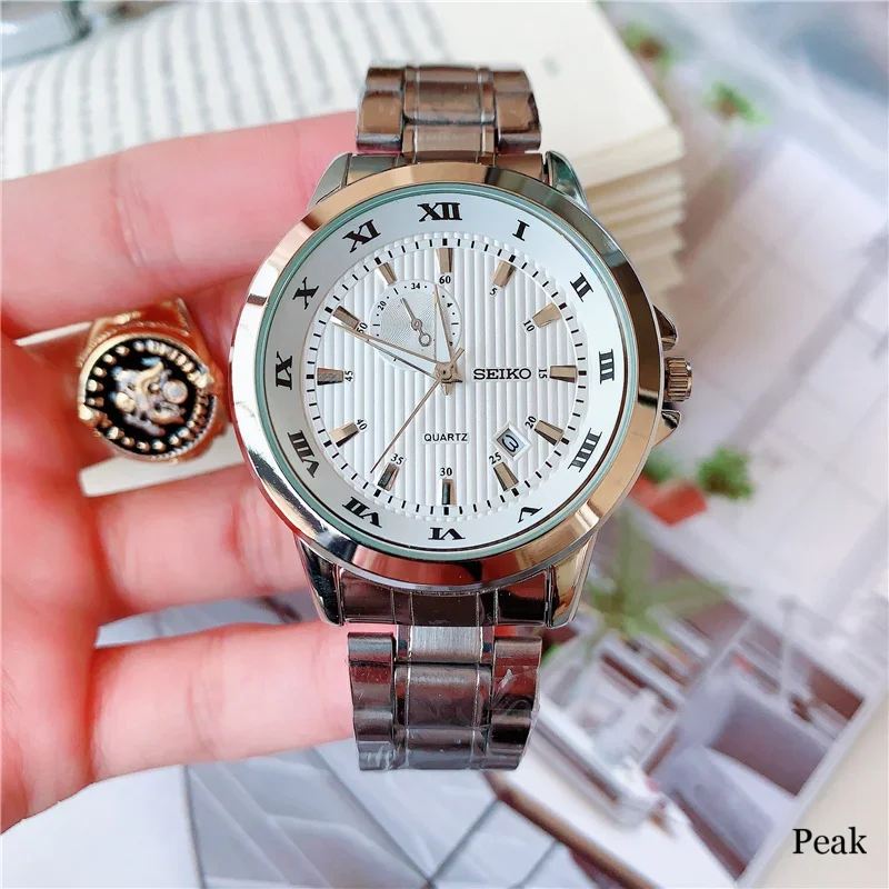 ساعة سيكو الرياضية كوارتز مقاومة للماء للرجال، مينا متعددة الوظائف وعلامات مضيئة، ستانلس ستيل أو حزام مطاطي.