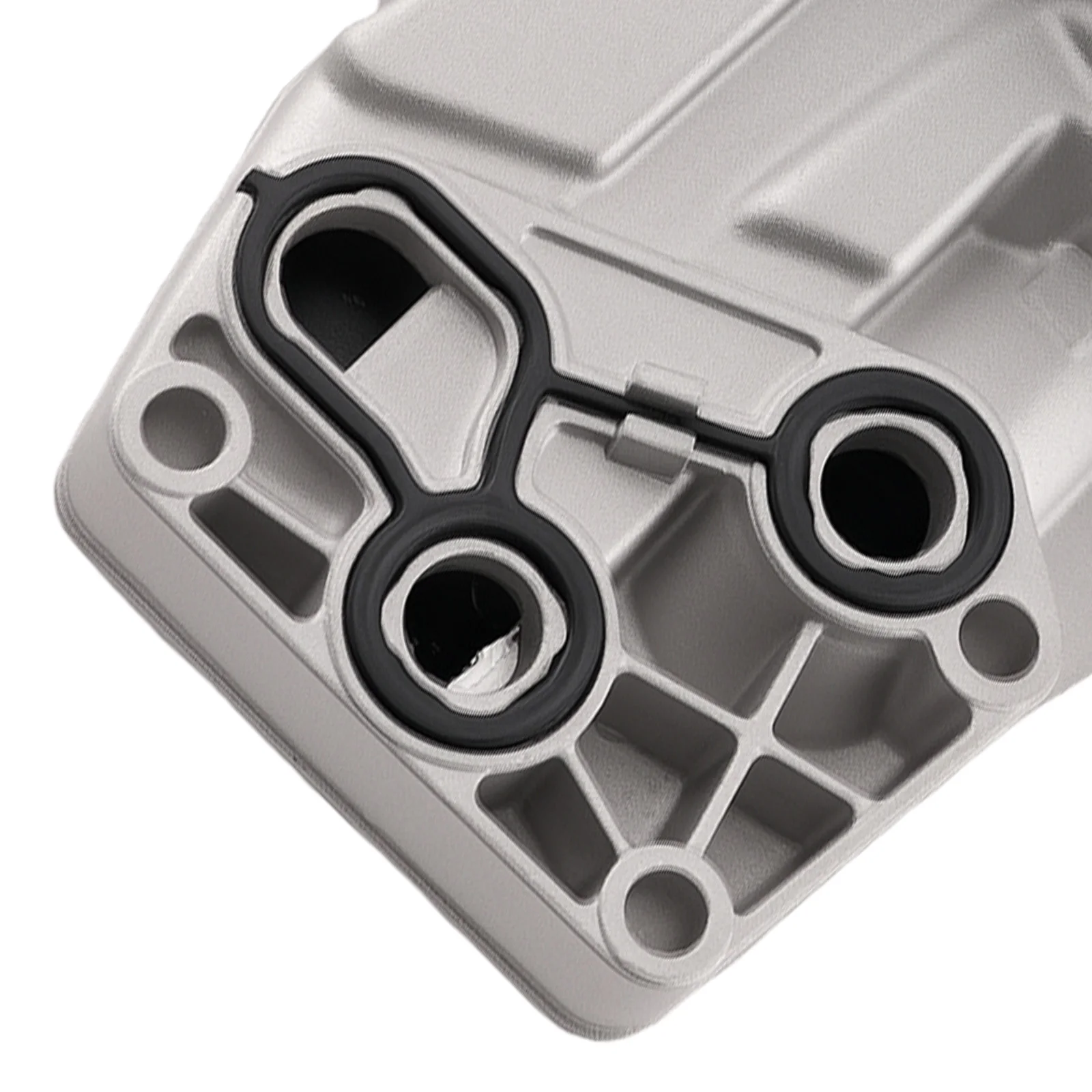 Oil Filter Housing 31338685 for Volvo C30 C70 S40 S60 V50 V60 for 30788494 7G9N6884AC