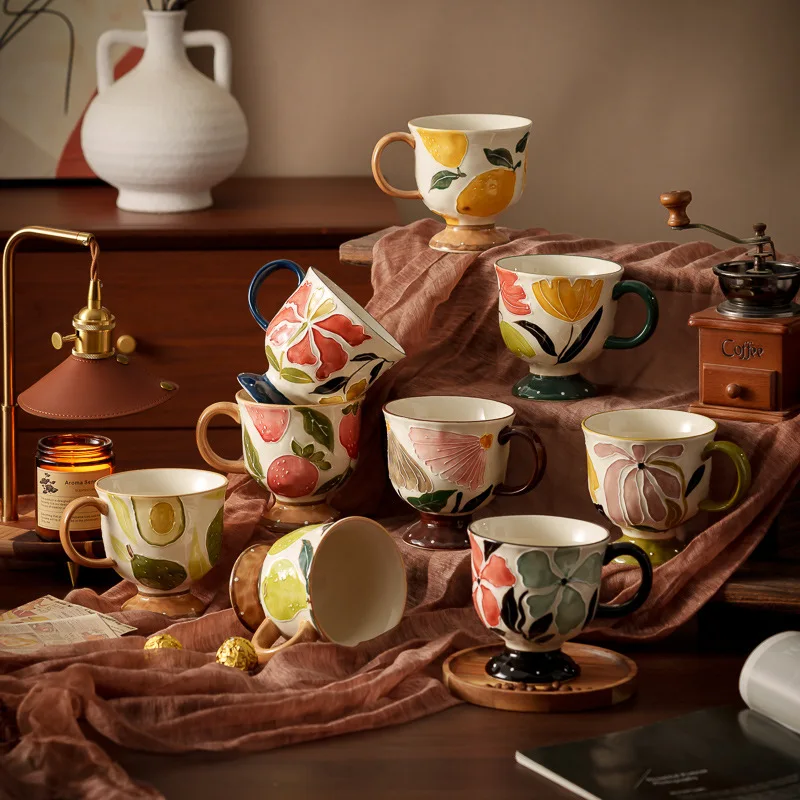 Taza de té de la mañana de patas altas en relieve de 500 ml, lujo ligero tiene una manija Taza de café de leche de avena para desayuno de cerámica Regalo creativo