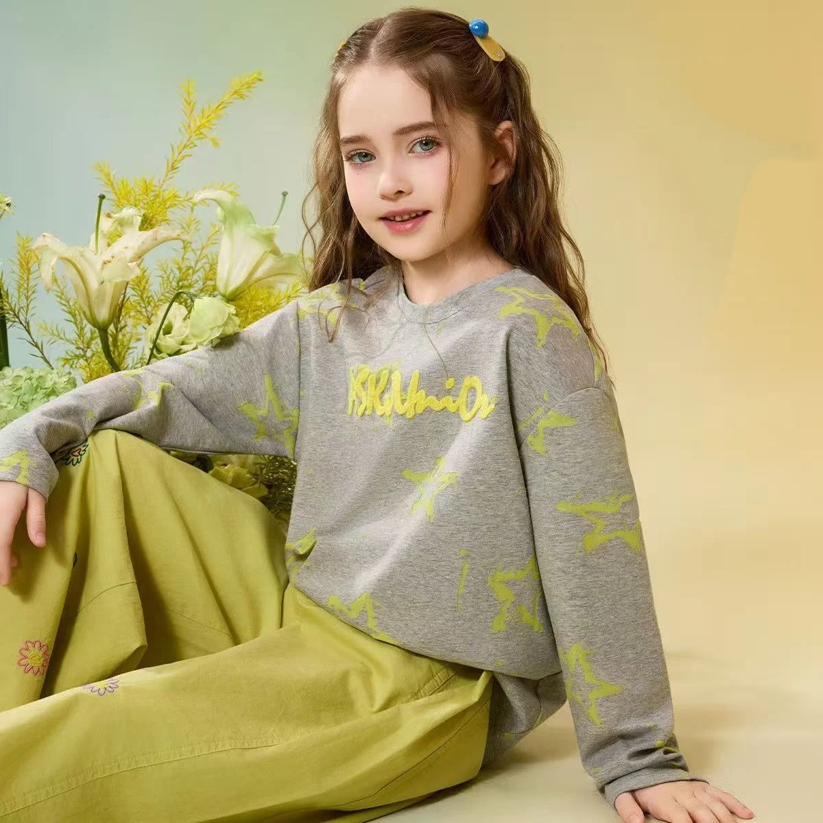 Children's Set 2026 Spring Mid to Large Children's Long Sleeve T-shirt Girls' Dopamine Banana Pants Two Piece Set