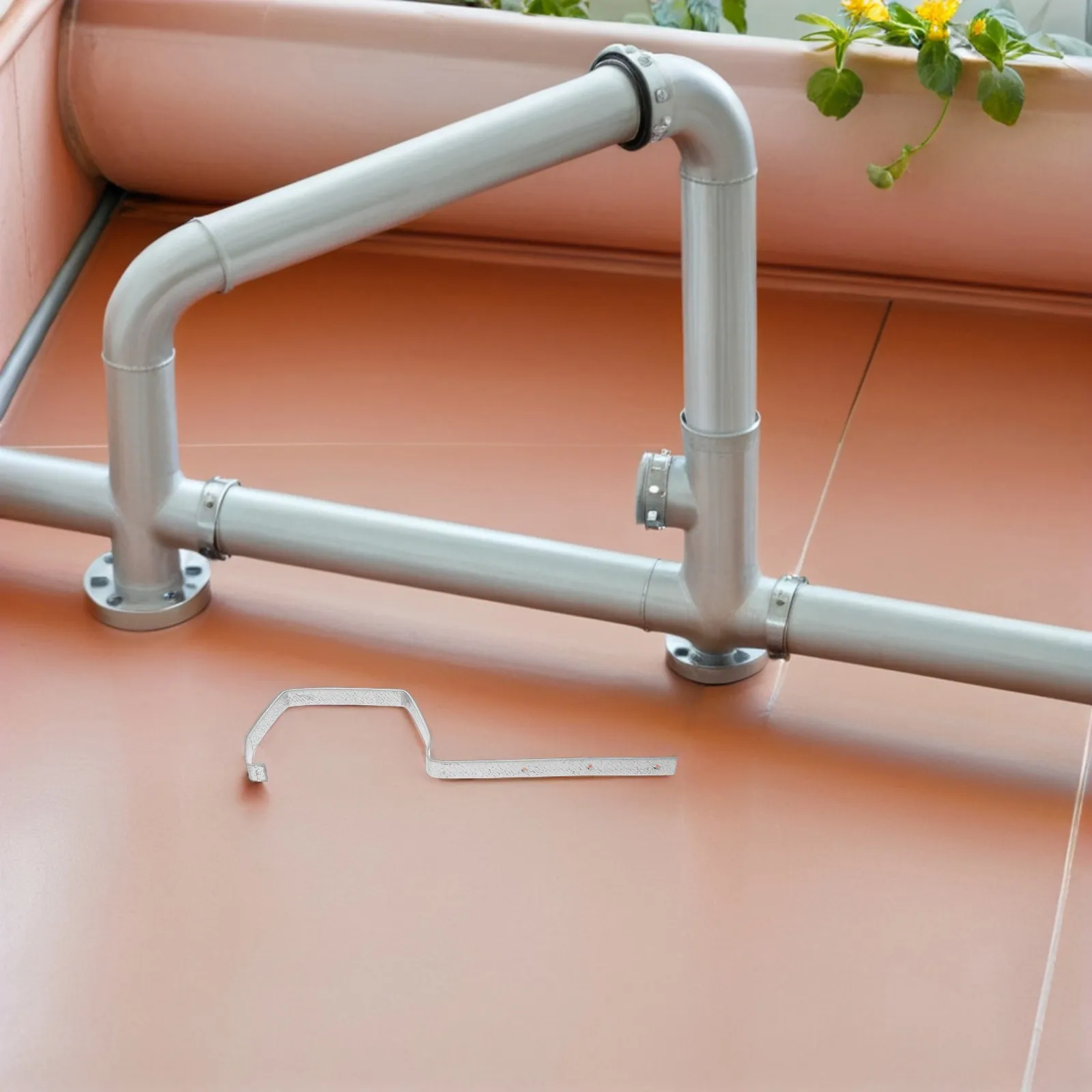 4Pcs Heavy Duty Iron Rain Gutter Brackets Weatherproof Roof Mount Gutter Support Rack Efficient Drainage Gutters Accessories