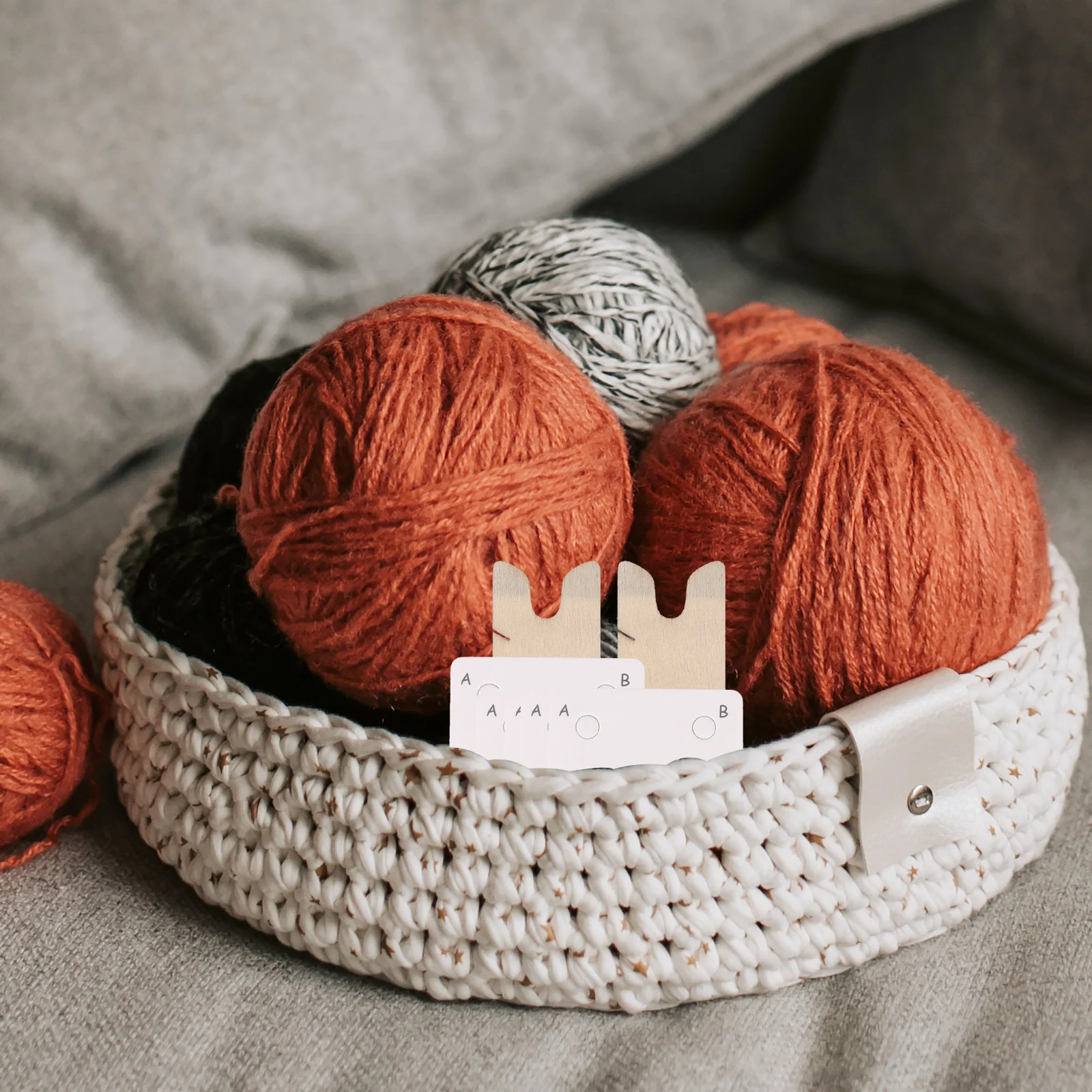 

1Set Weaving Cards Paper Tablets DIY Card Set Includes Shuttles Cloth Bag Suitable for Loom Weaving Supplies