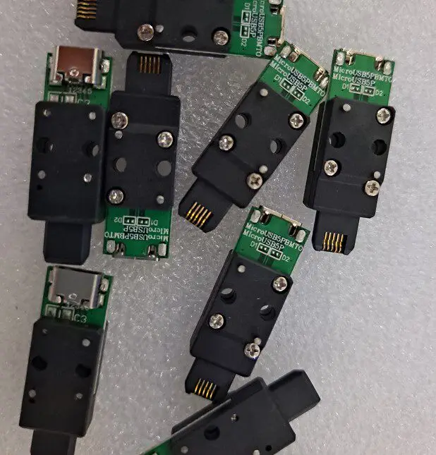 MICRO 5-pin Adapter, All-plastic Male Connector, Androidss Female to MICRO Male, Black Rubber