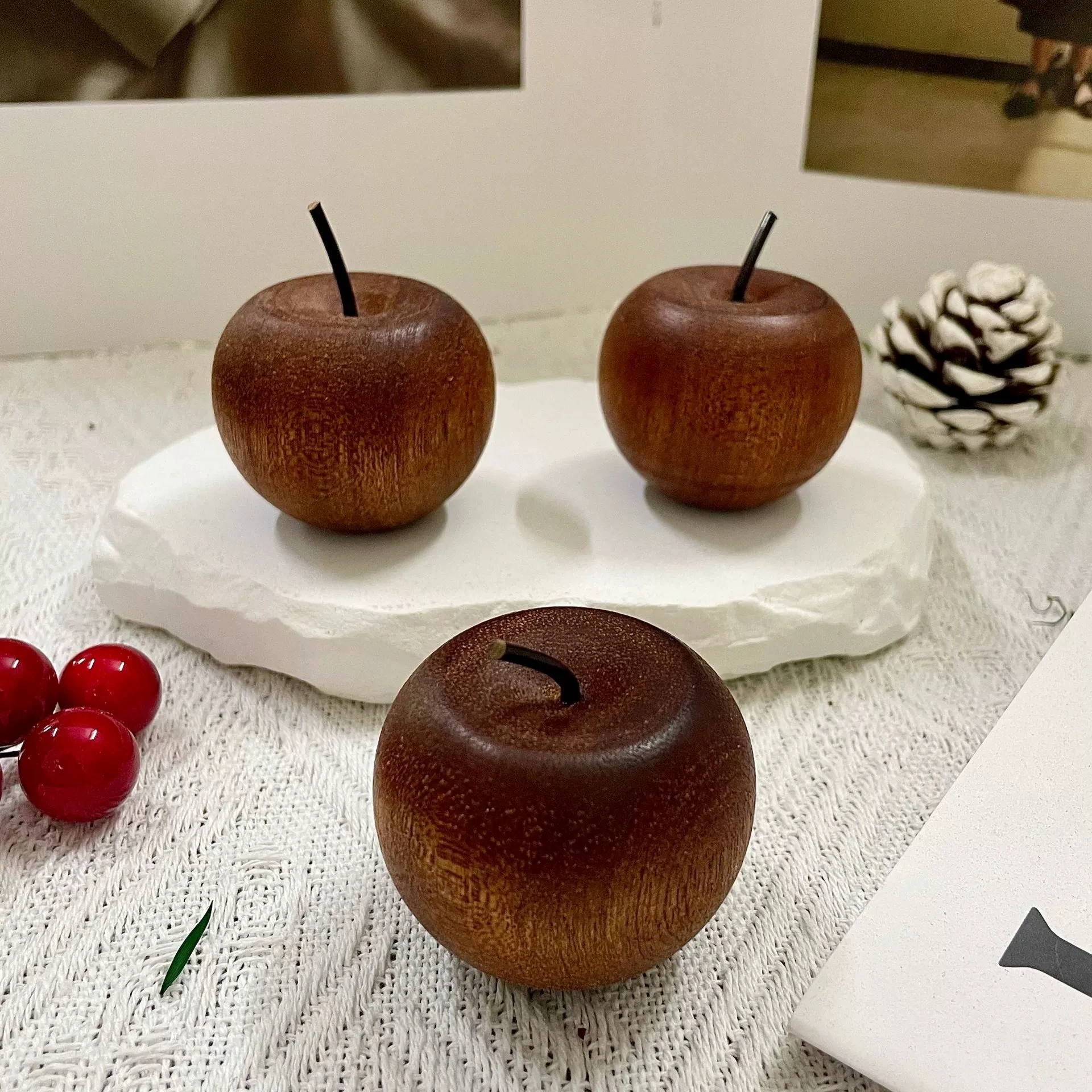 1Pc Apple Shape Black Walnut Wooden Diffuser - Fireless Essential Oil Aroma Diffuser Home Office Decoration Lucky Blessing Gift