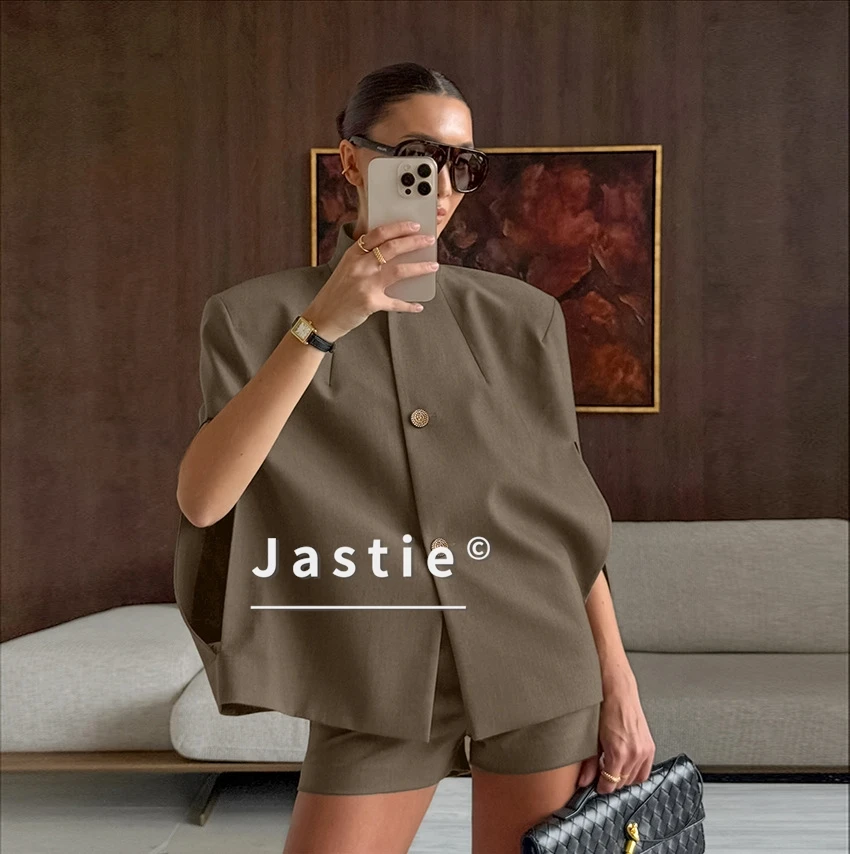 

Винтажный блейзер с кофейной накидкой, женский однобортный пиджак-пончо с воротником-стойкой и шорты, костюм из двух предметов High Street, 2026