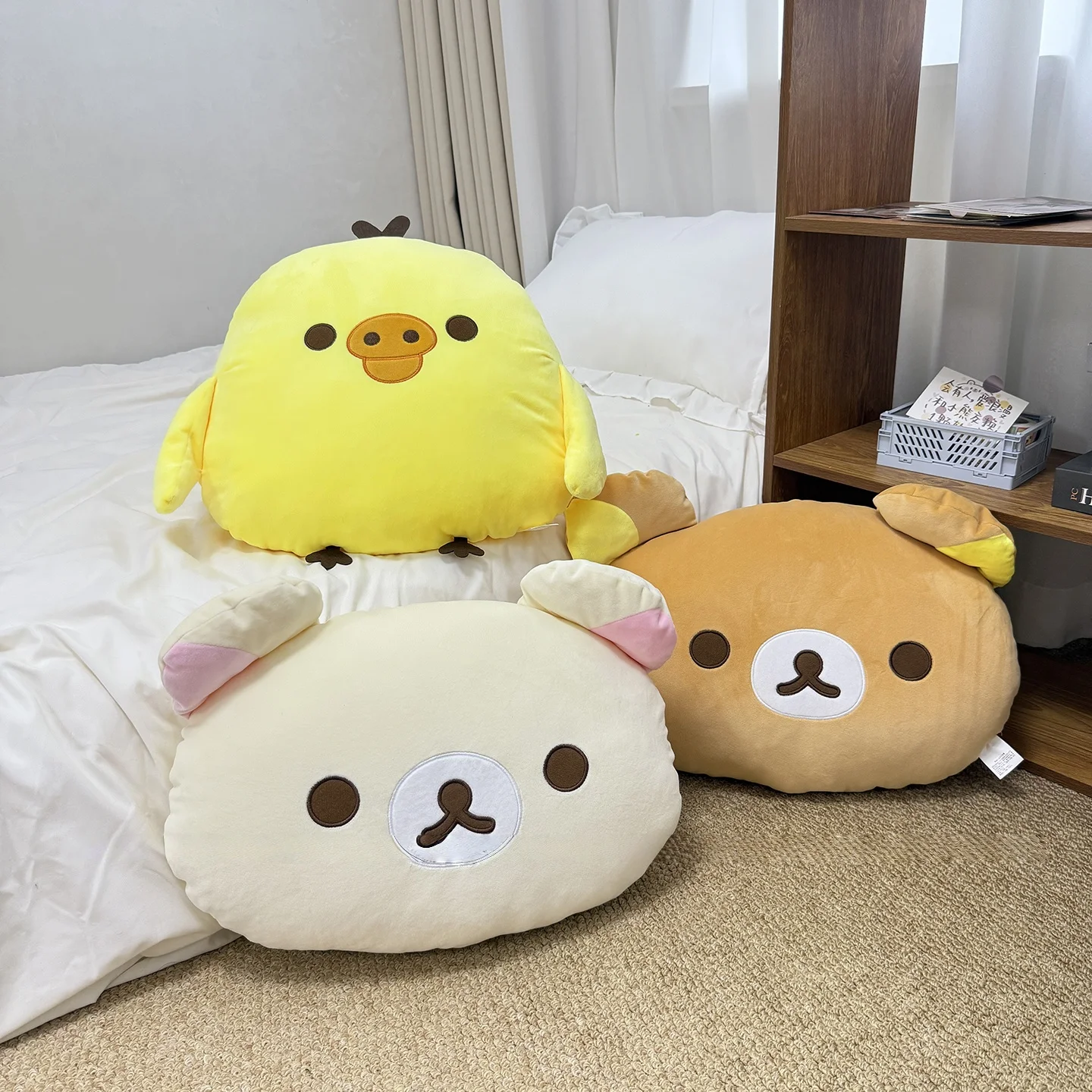 Adorável rilakkuma travesseiro de pelúcia kiiroitori boneca de pelúcia adorável anime sofá travesseiro kawaii animal quarto deocr presentes de aniversário para criança