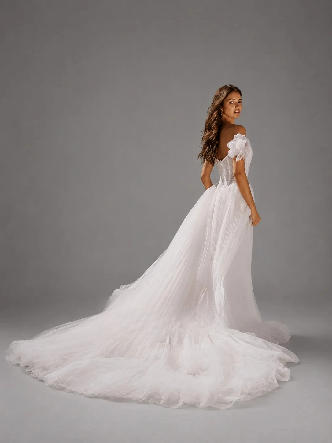 Simple Wedding Dresses Lace A-Line Back Zipper Design Strapless Sleeveless Soft Gauze Bride Beach Wedding Dress