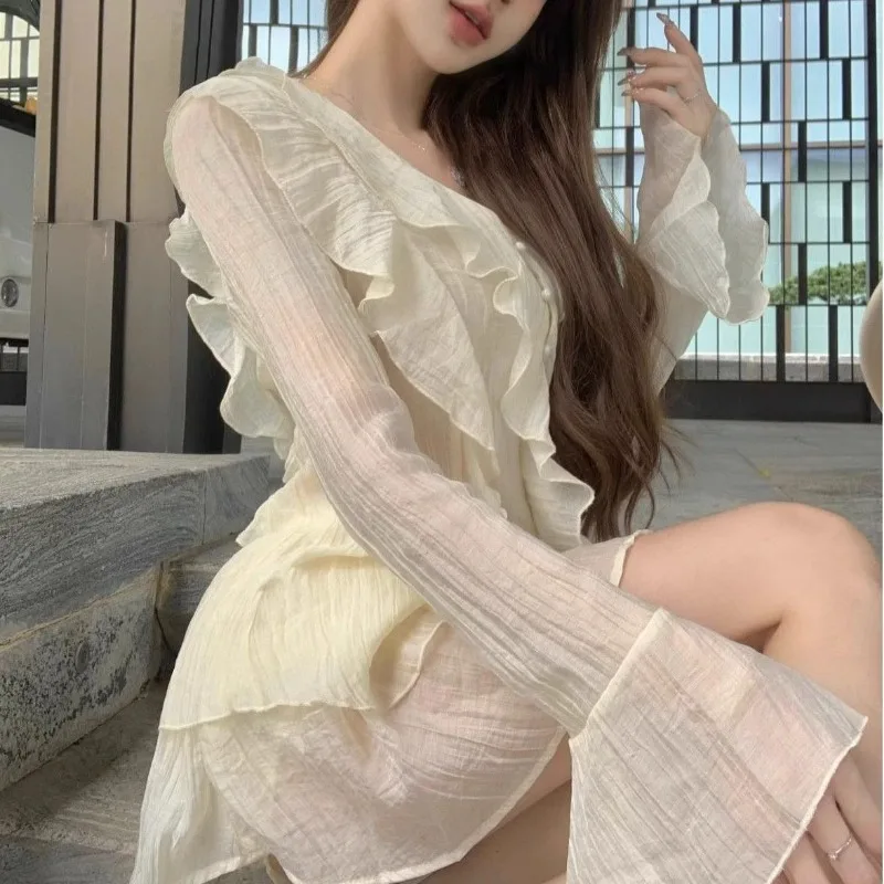 

Women's New Pure Lustrous Ruffle V-neck Sweet Spicy Trumpet Long Sleeve High-end Sun Protection Top