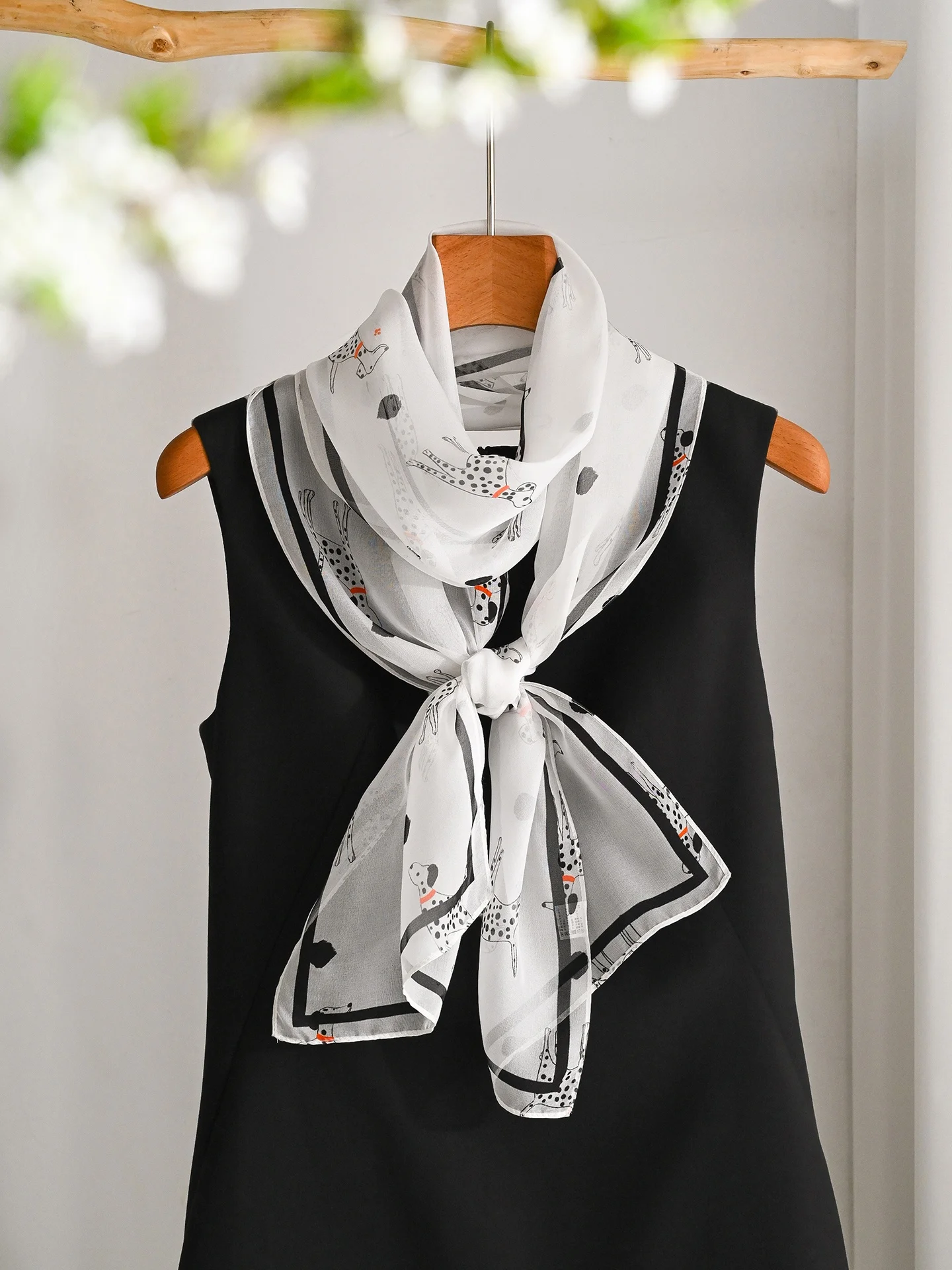 水玉模様シルクスカーフネクタイ高級感小ぶりロングレディーススタイル2026新作春ネックプロテクションドリフティングベルトウエストベルト