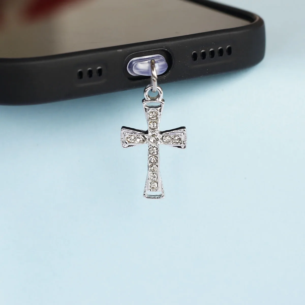 Handy-Staubschutz-Anhänger mit Strass-Herz und Kreuz, Dekorationszubehör für iPhone und Type-C-Anschlüsse, Schön – Detail 5