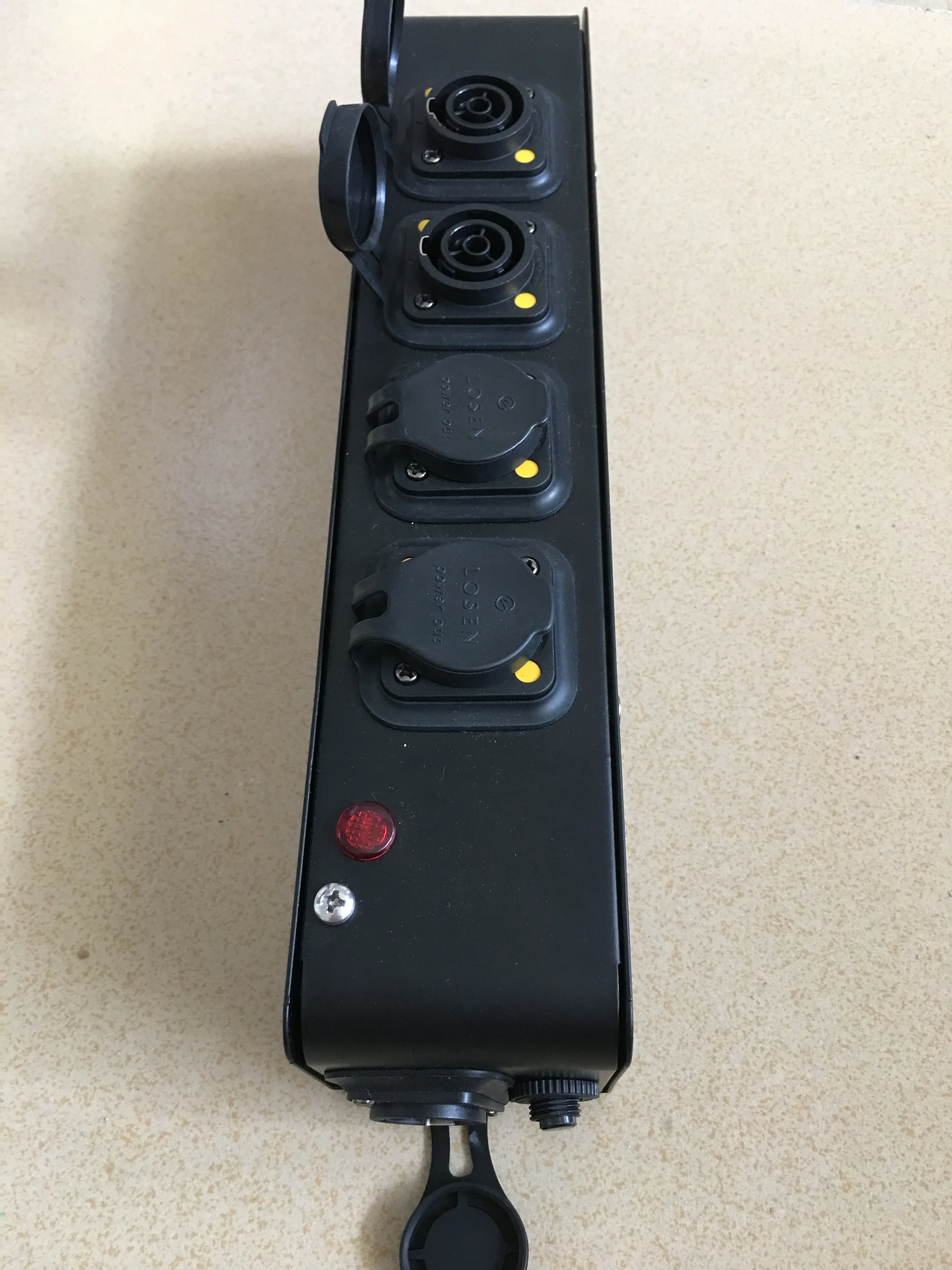 Poweron – véritable boîte d'équipement étanche 230V, avec entrée et sortie Powercon pour éclairage de scène