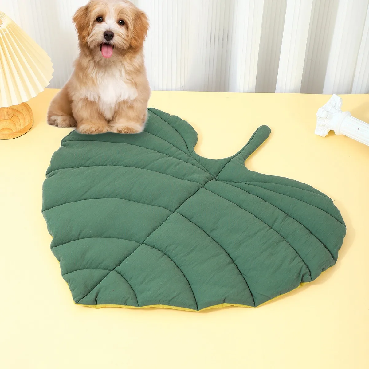 

Pet Products Four Seasons Cat Universal Cushion Leaf Shaping Pet Sleeping Mat Dog Floor Mat Bite Resistant Cat Nest Dog Nest
