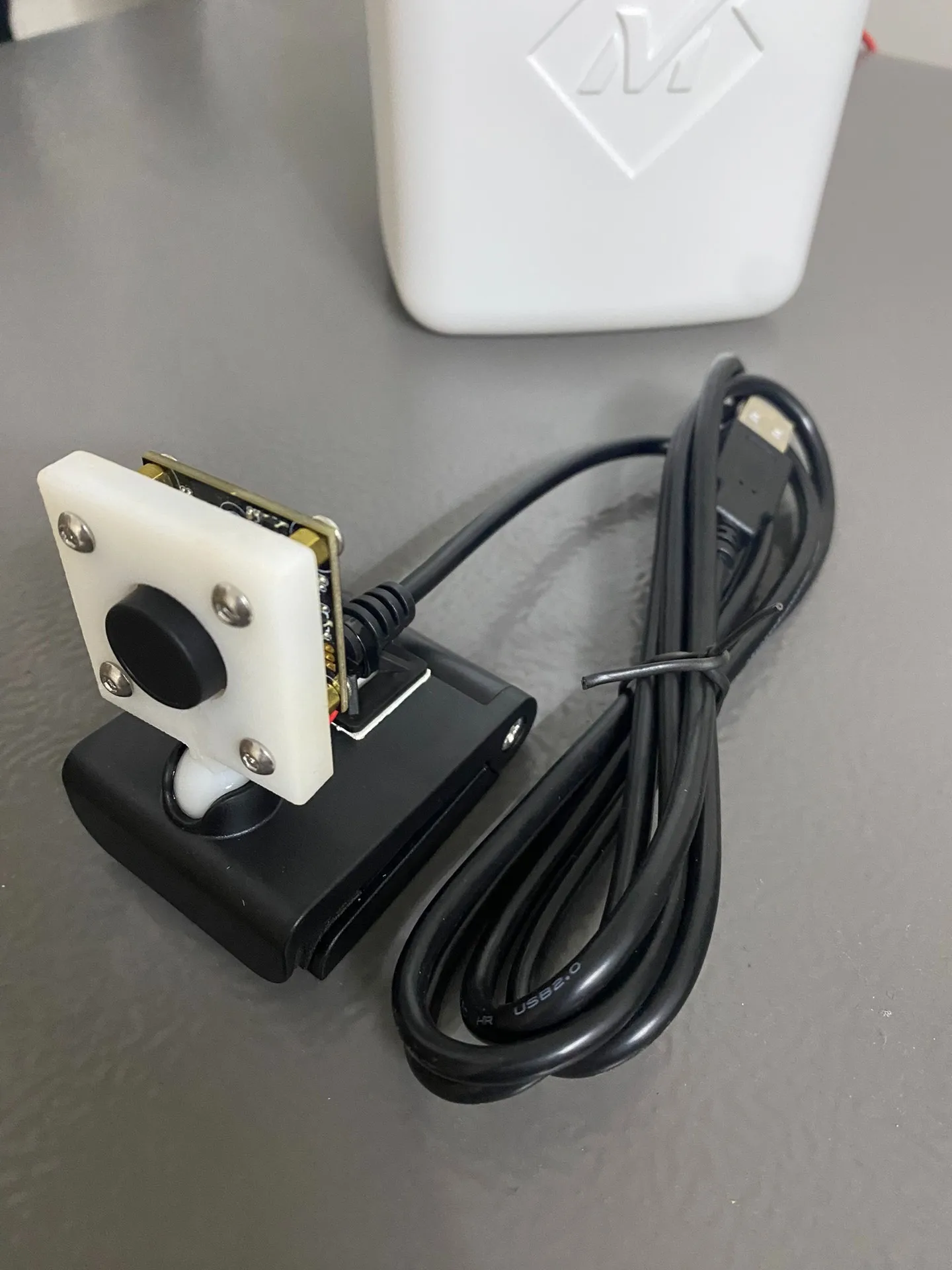 

Система слежения за инфракрасной головой, совместимая с TrackIR, USB-камерой PointTracker и креплением из смолы с 3D-печатью