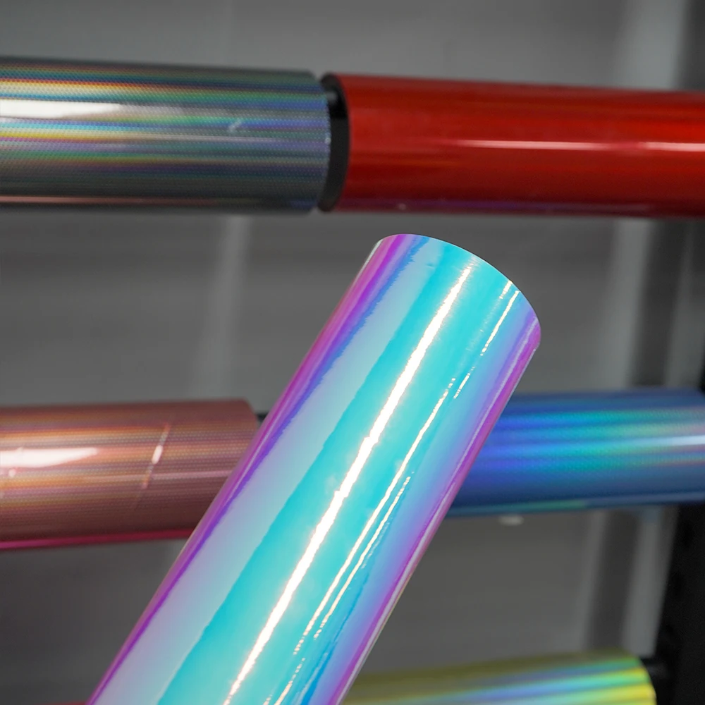 قسط لمعان قوس قزح الأبيض الفينيل التفاف فيلم فقاعة خالية تطبيق للماء لتغليف السيارة دراجة نارية الشارات السيارات التصميم