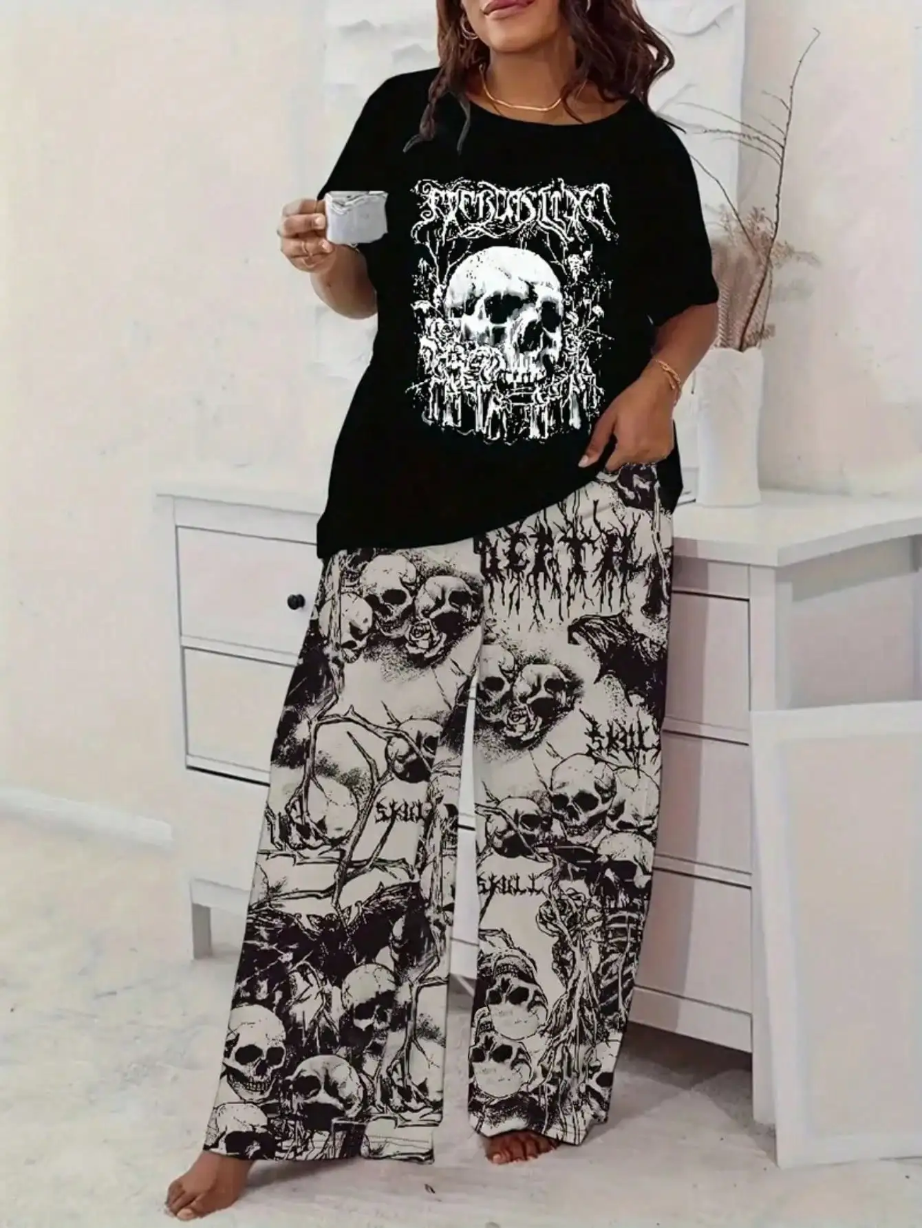 

2-Piece Plus Size Women's Skull Print Pajama Set - Short Sleeve Top & Wide Leg Pants, Soft Polyester Blend