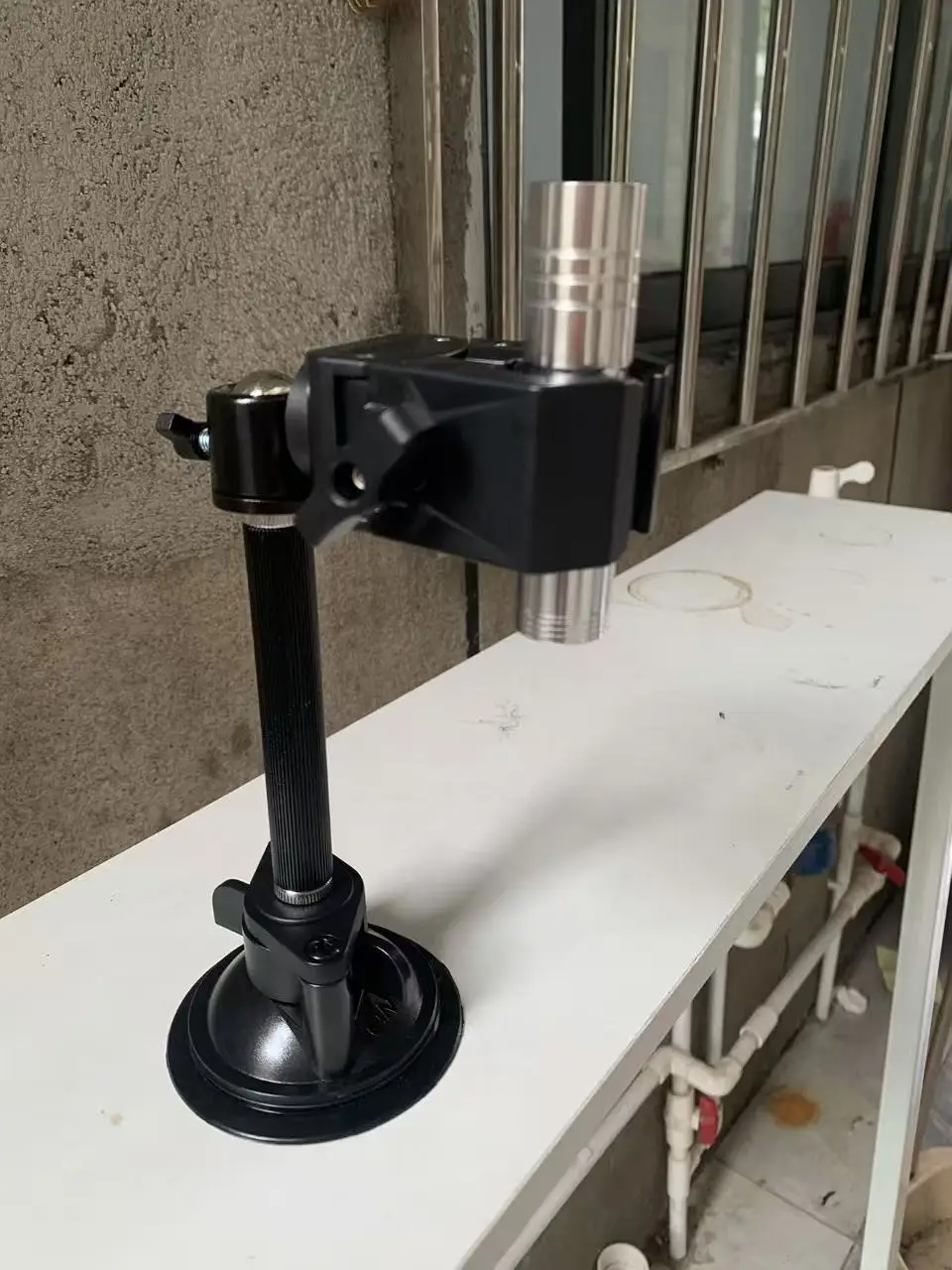 

Upgraded Desktop Vacuum Suction Base with 360-Degree Rotation Multi-Functional round Tube Clamp Universal Convenience Stand