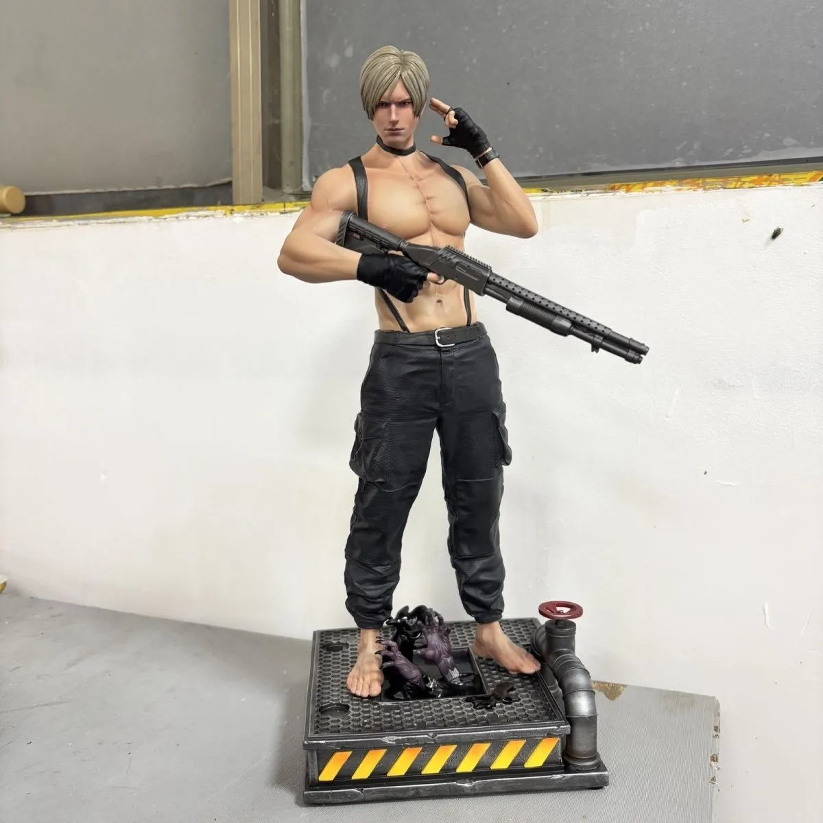 

Leon Gk Zombie Hunter Pvc Figure Desktop Cabinet Decoration Collectible Boxed Statue For Adult Anime Collectors Toy Gift