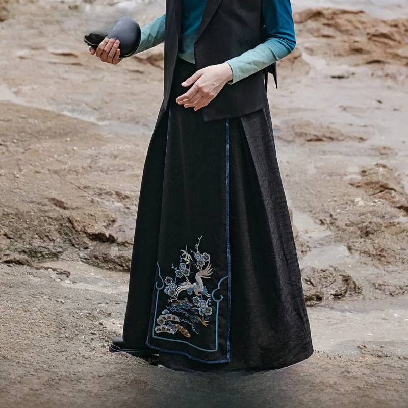 

New Spring Summer Embroidered Traditional Chinese Sle f Skirt Women's Faion A-Line Long Skirt mid Waist Design