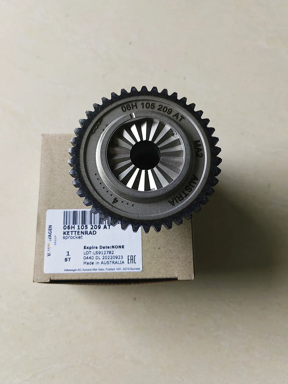 Genuine CRANKSHAFT TIMING GEAR SPROCKET 06H105209AT G56385 For Audi A4 A5 A6 Q5 1.8 2.0T For 2009 - 2015 VW CC TIGUAN PASSAT