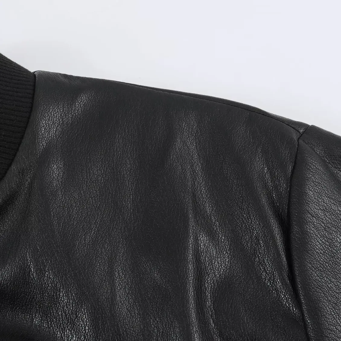 KASLEAD New Women's Leather Effect Padded Shoulder Pilot Jacket Coat Short Sleeve Zipper Closure Polyester Fiber 2026 Autumn 3