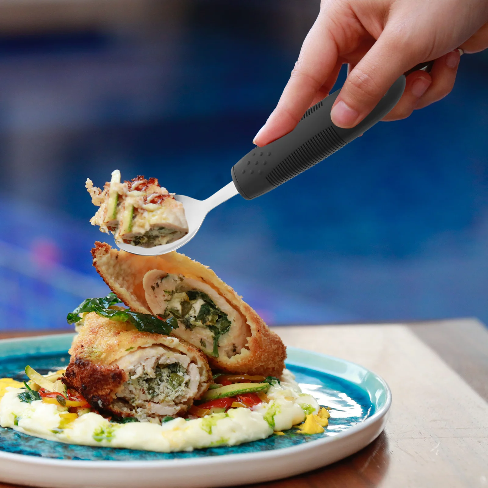 

1 комплект, нескользящая посуда для пожилых людей, портативная адаптивная посуда, устойчивые к истиранию столовые приборы, помощь для людей с ограниченными возможностями, ежедневная жилой помощи