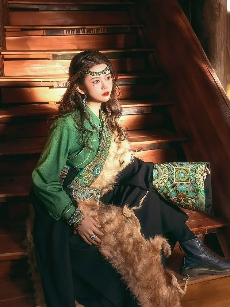 Nieuwe Tibetaanse gewaad reisfoto reisfotografie Tibetaanse pothuisprestaties danskleding