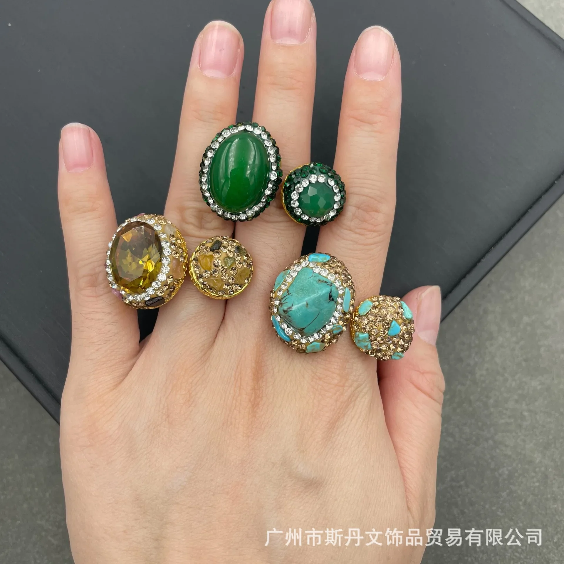 New original ring inlaid chalcedony ring fashionable personality sultan stone medieval light luxury point diamond jewelry emeral