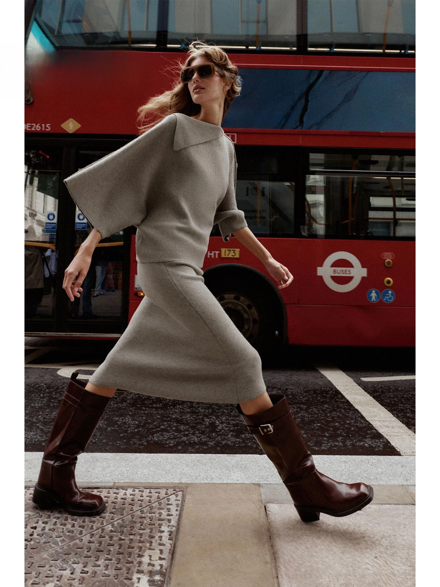 

ZAPRHA Autumn 2025 Faionable Knitted Midi Skirt Casual Ele High Waist Straight Cut Ladies Skirt for Casual Ocns