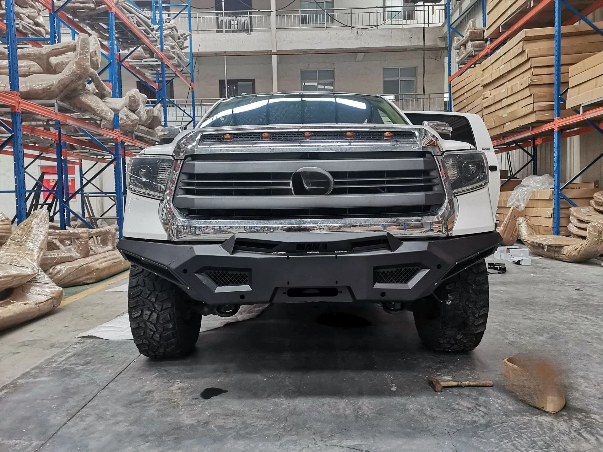 

Suitable For Toyota Transit Bumper Athletic Bumper