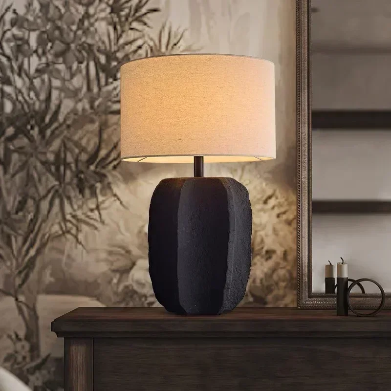 Ji Ji feng pottery table lamp retro B&B living room bedroom study designer style simple Japanese decorative table lamp