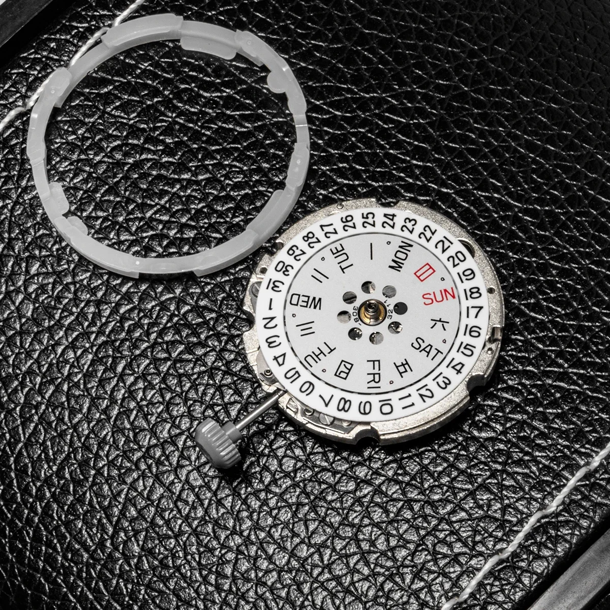 8215/8205 Movement High Accuracy 21 Jewels Single/Double Date At 3:00 Japan Miyota 8215/8205 Automatic Mechanical Movement - view 4