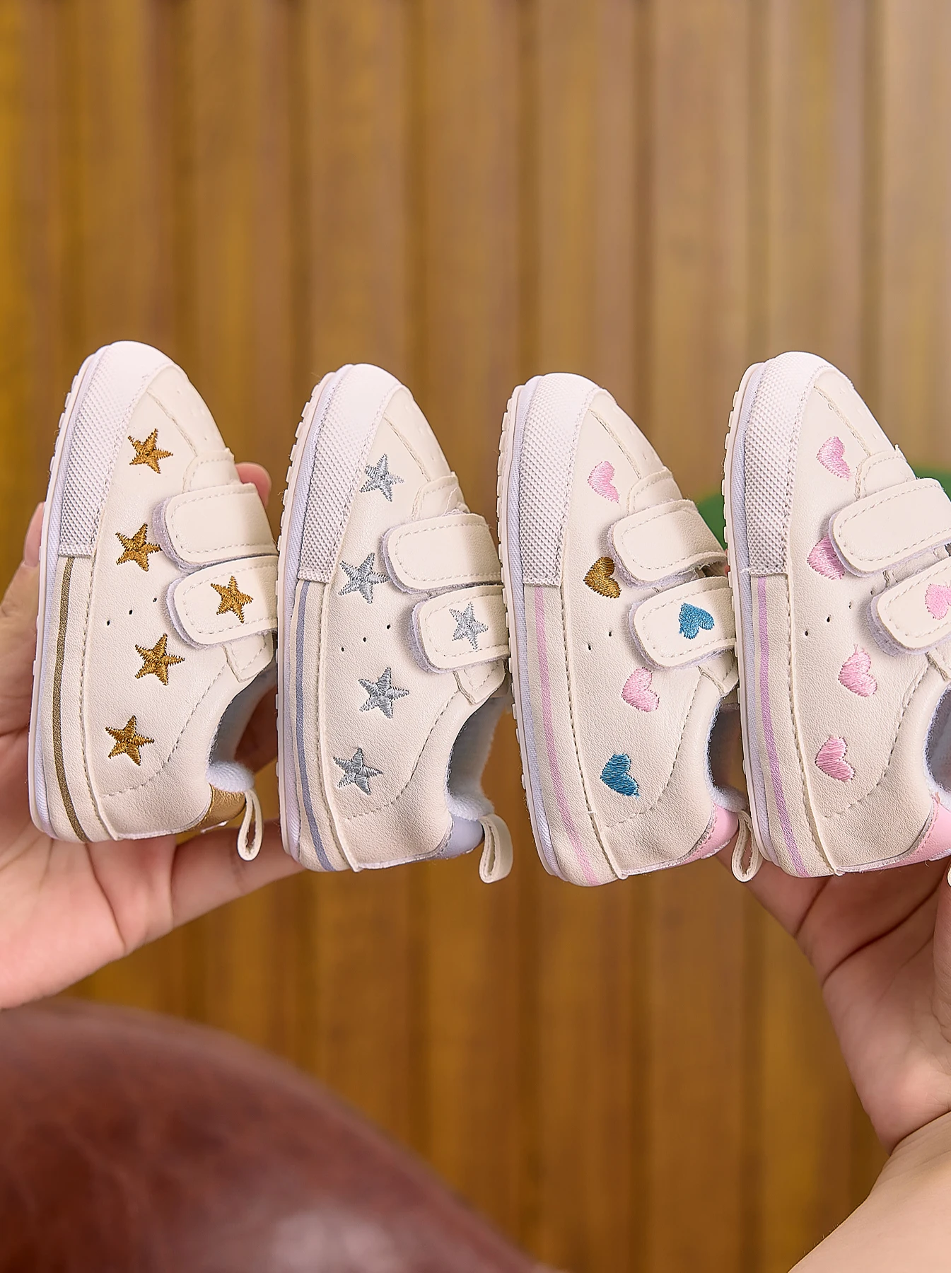 Baby Soft-Soled Walking Shoes, Spring and Autumn Style, Heart and Star Embroidery, Velcro Baby Pre-Walking Shoes