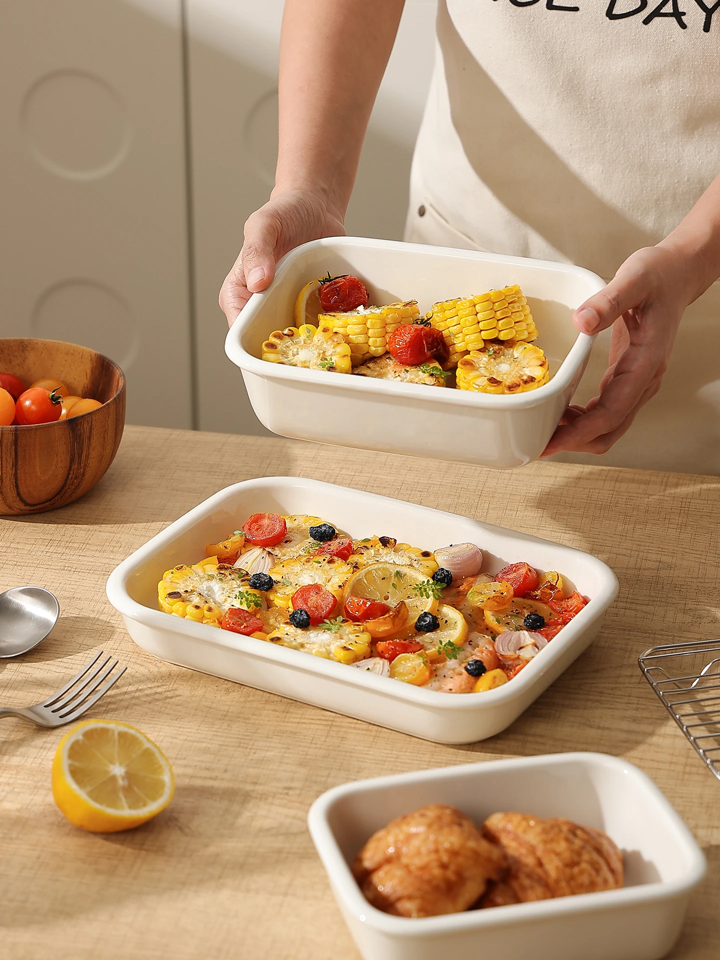 Ceramic Baking Tray Stainless Steel Frame Clay Pot Baking Dessert Oven, Safe Baking Tray Suitable for Home Kitchen Bakery