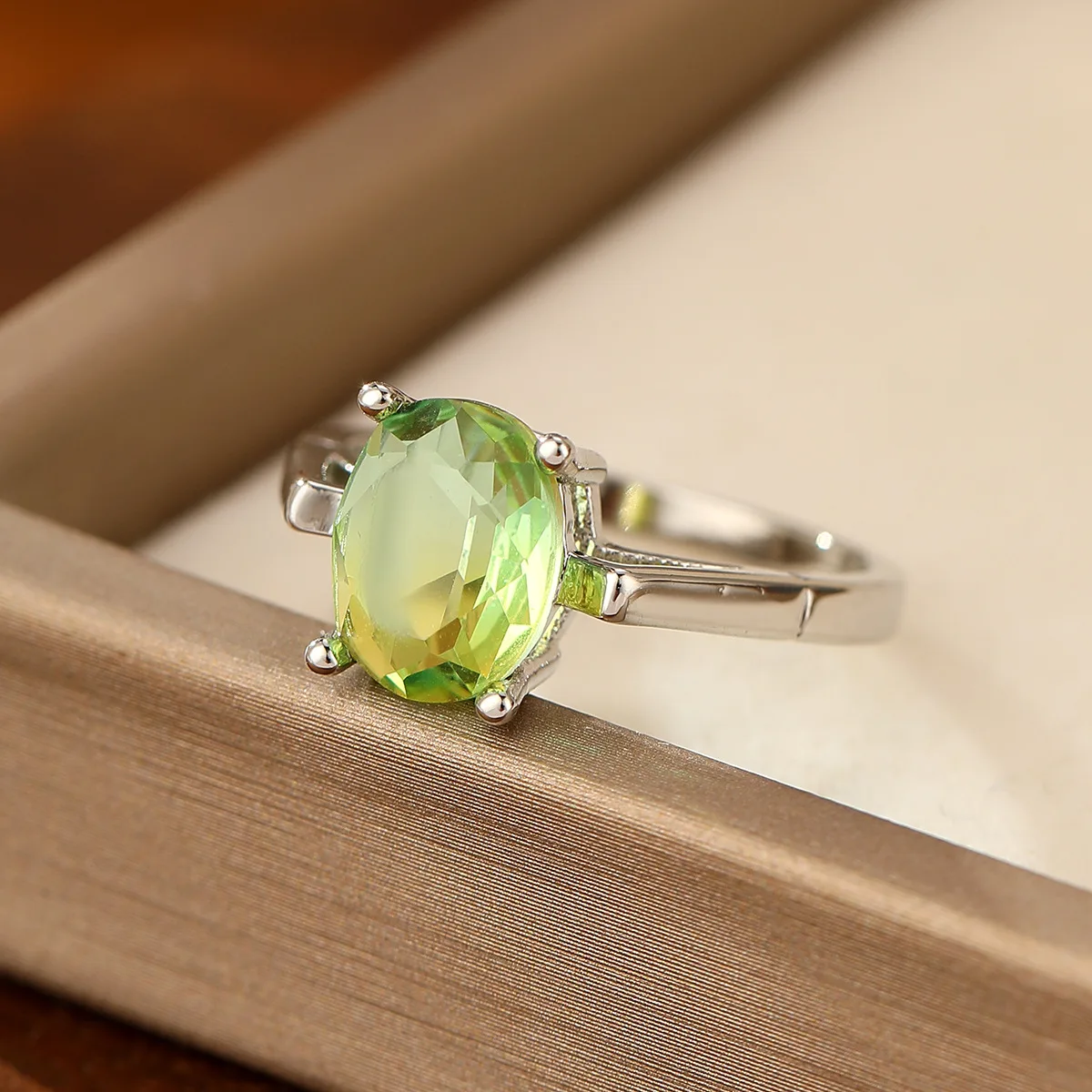 Genuine Bright Green Peridot Cubic Zirconia Rings for Women 925 Sterling Silver Accessories for Wedding Party Elegant Jewelry