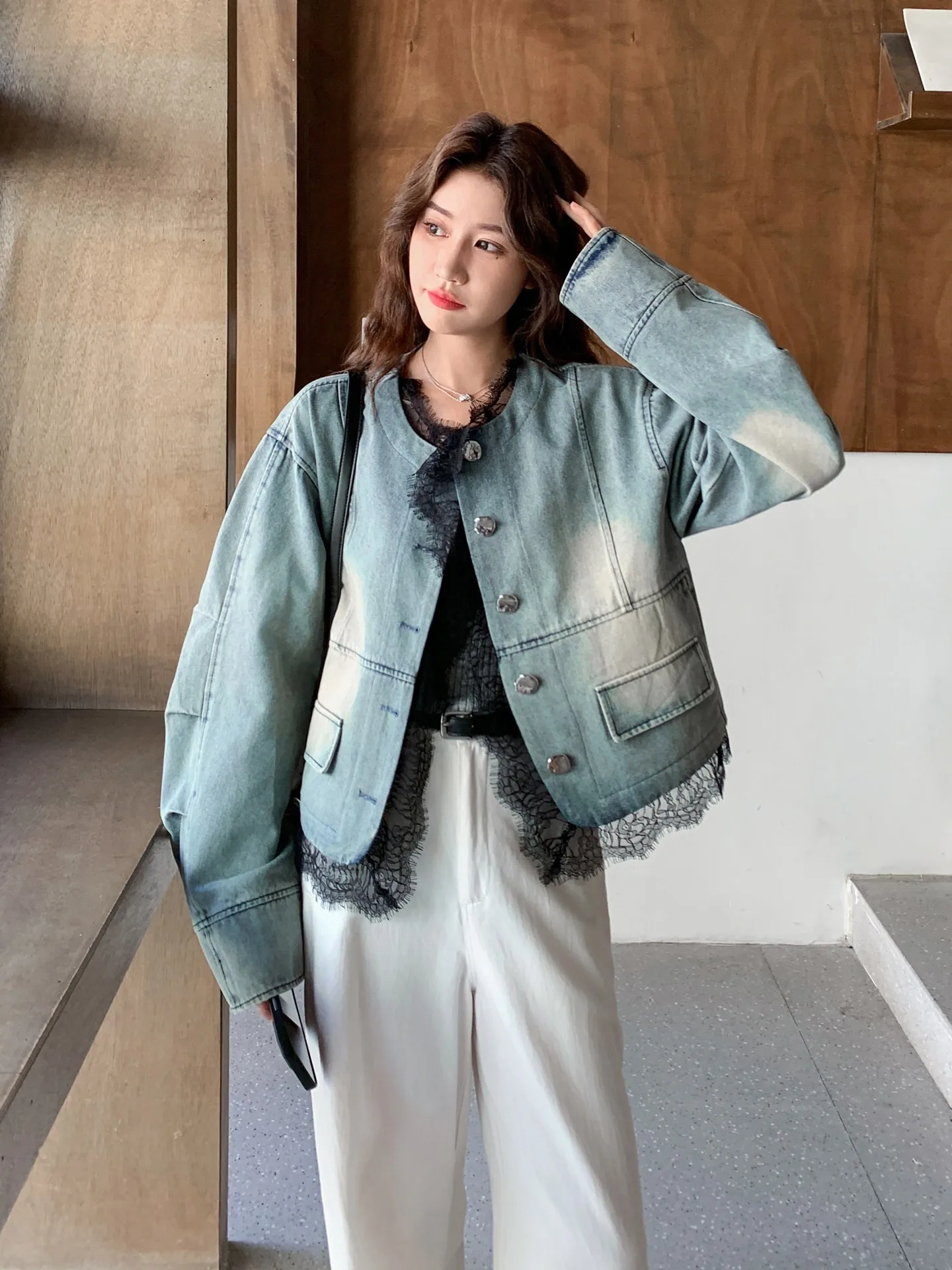 

Fashionable Lace Patchwork Denim Short Jacket Women's Spring 2026 New Unique Beautiful Casual Loose Fit Long Sleeve Coat