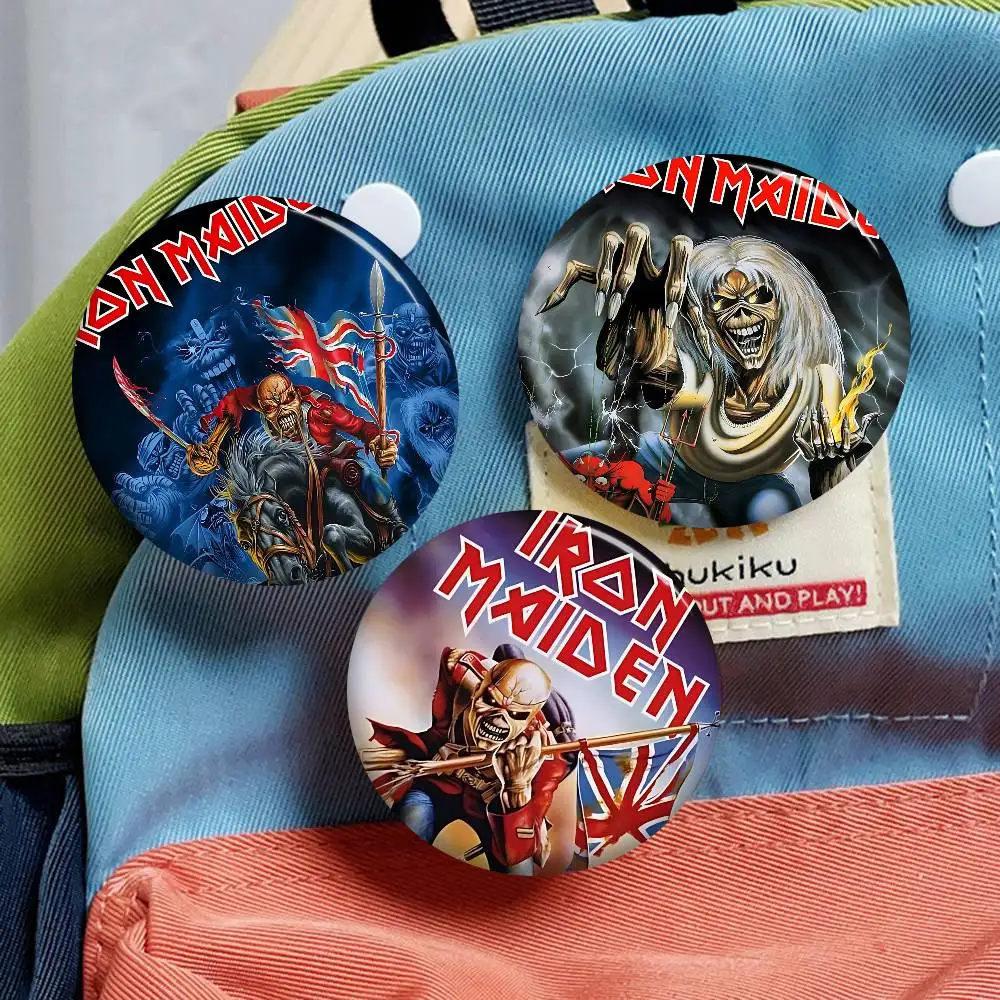 الكلاسيكية الفرقة I-Iron M-Maiden 32/44/58 مللي متر تخصيص زر دبابيس لطيف مضحك الإبداعية شارة مجوهرات ديكور هدايا للأصدقاء