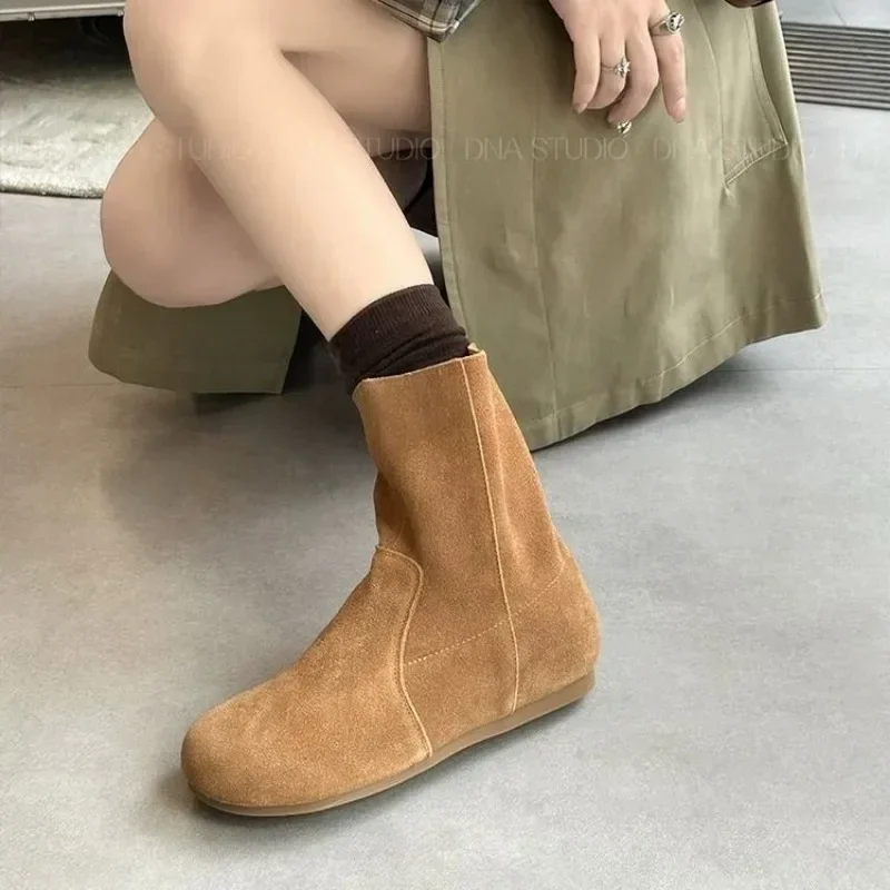 Tabi mulher sapatos novos no inverno 2024 botas de neve para mulheres plana moda chique e elegante mais quente y2k proteção primavera outono 39