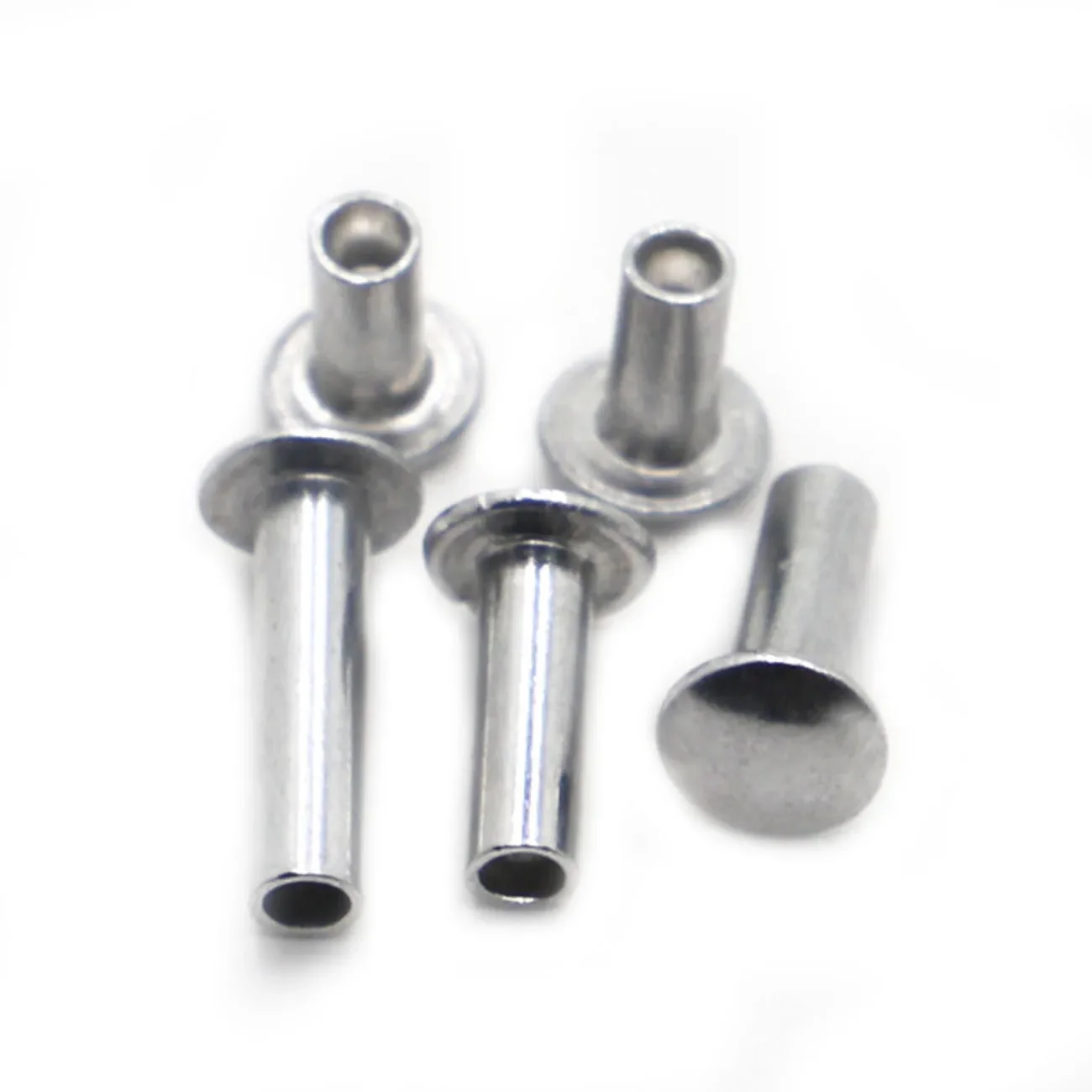 10-50個M2M2.5M3 M4 M5 M6 GB873アルミニウムラウンドフラットトラスヘッドハーフセミホローシャンクリベット直径2-6mm長さ3-30mm