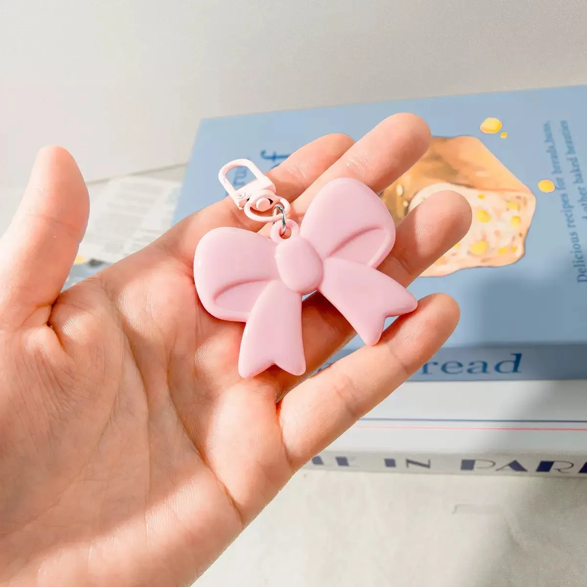 Colorful Key Chains Alloy Bowknot Shape O Buckle Bag Hanger Car Keychain Pendant Pink Gold Color Butterfly Bow Stylish Keychain