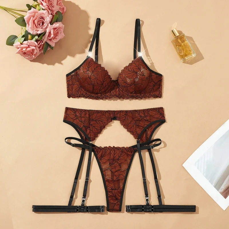 Sexy French-style vintage bikini lingerie with leaf embroidery, thin and alluring multi-piece set