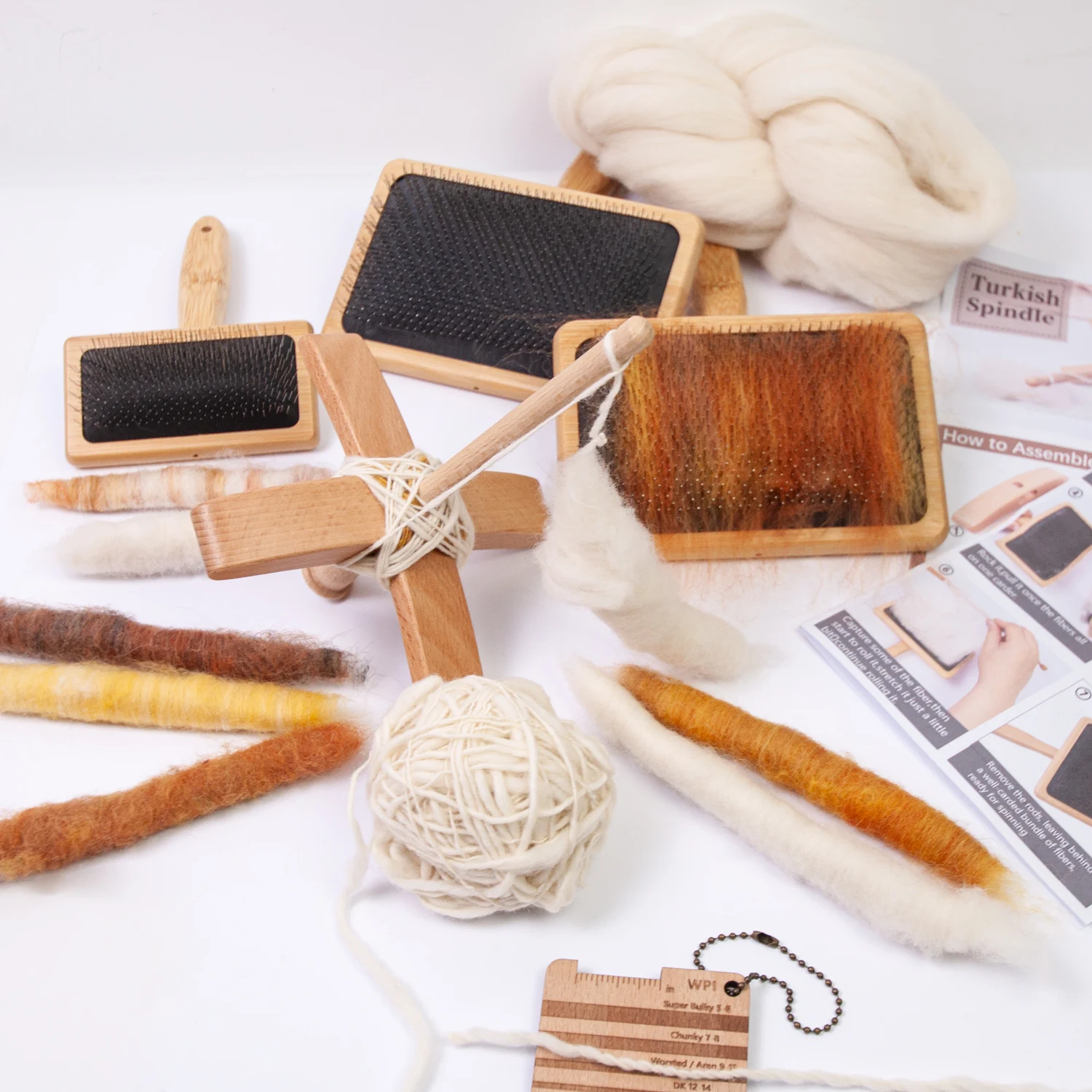 

Съемный крестообразный деревянный турецкий набор шпинделей с 50 г шерсти, калибром для пряжи и 2 картонными кисточками для шерстяного спиннера