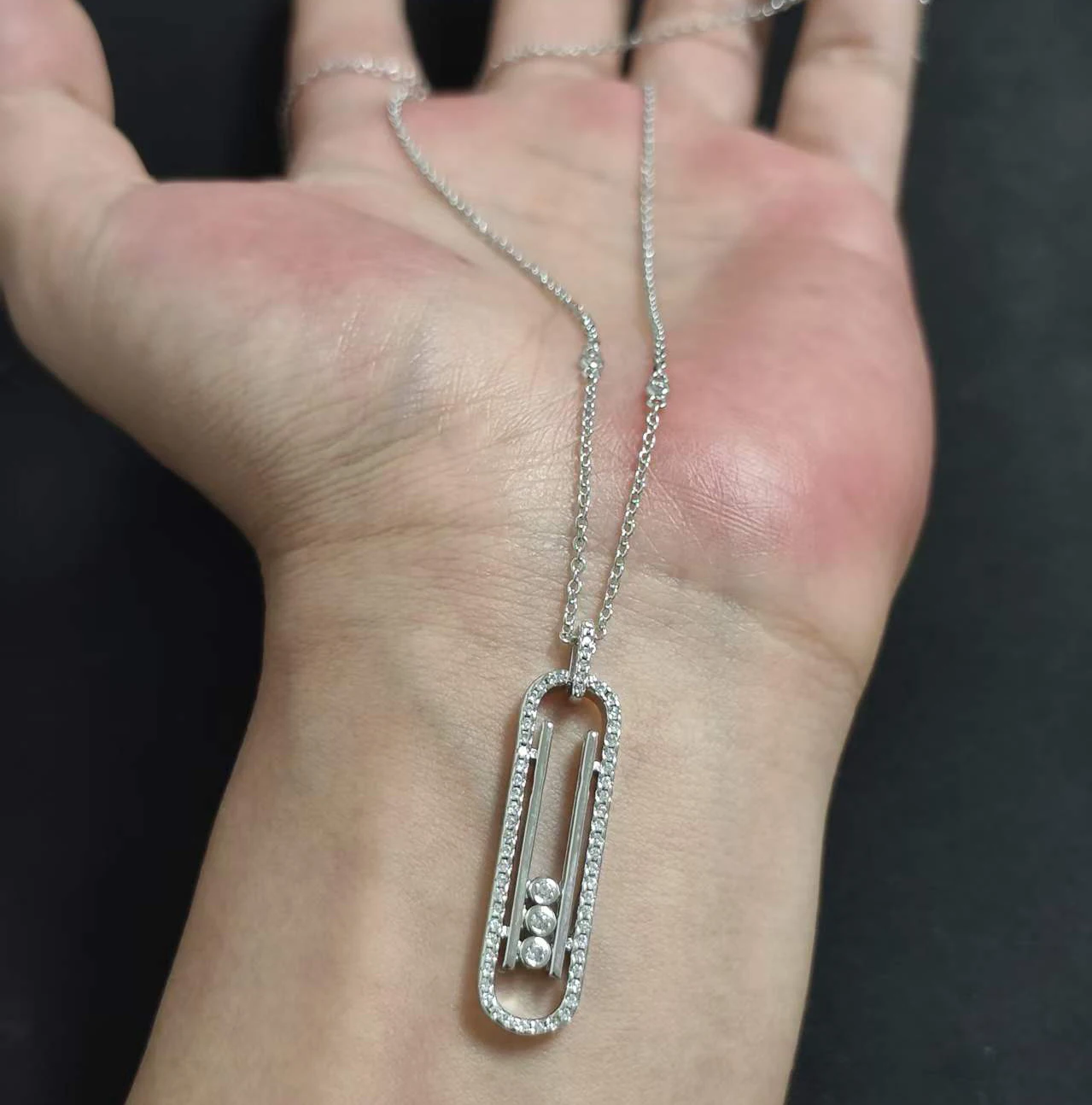 

Колье-подвеска из стерлингового серебра 925 пробы с кристаллами паве, минималистичная роскошь, мерцающие кристаллы, гипоаллергенное, идеальное украшение