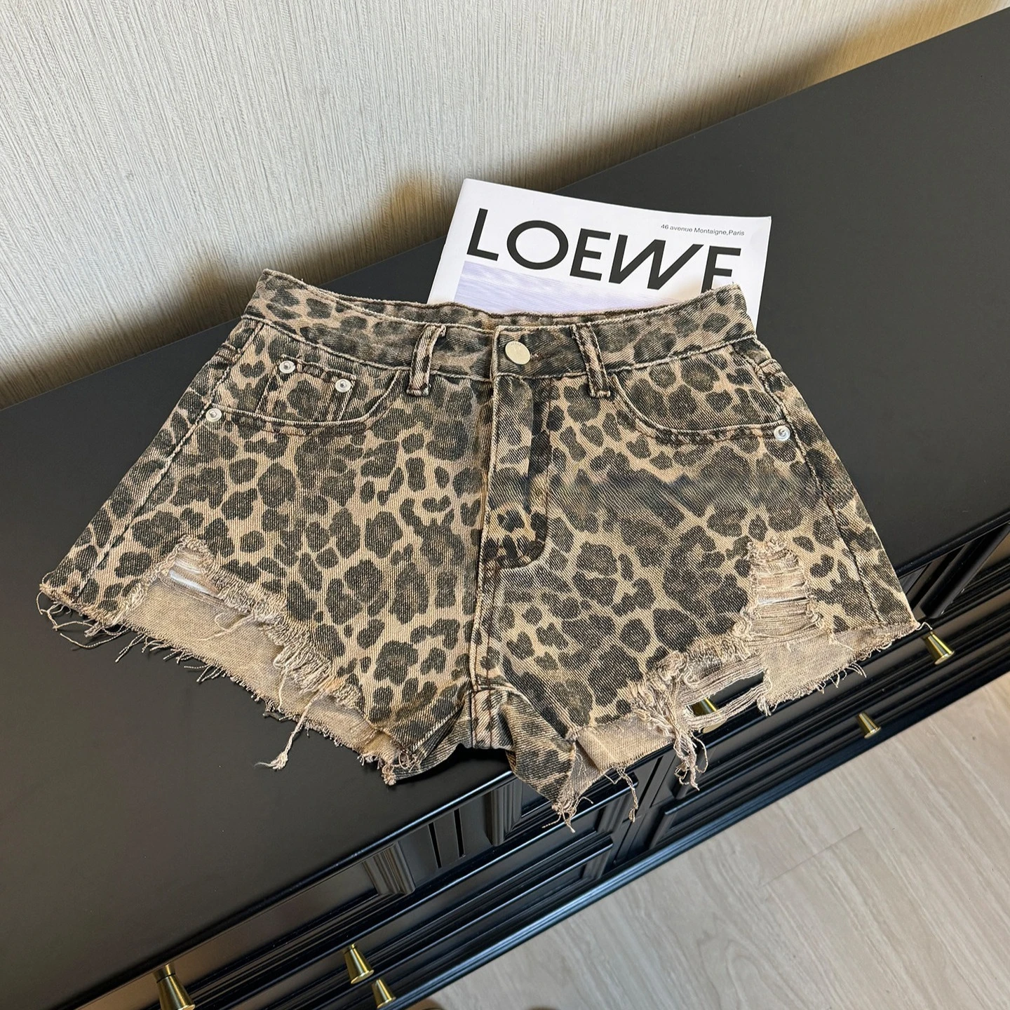 Leopard Print Denim Shorts Women's Summer 2026 New Fashion Personalized High Waist Thin Rough Edge Y2k Shorts