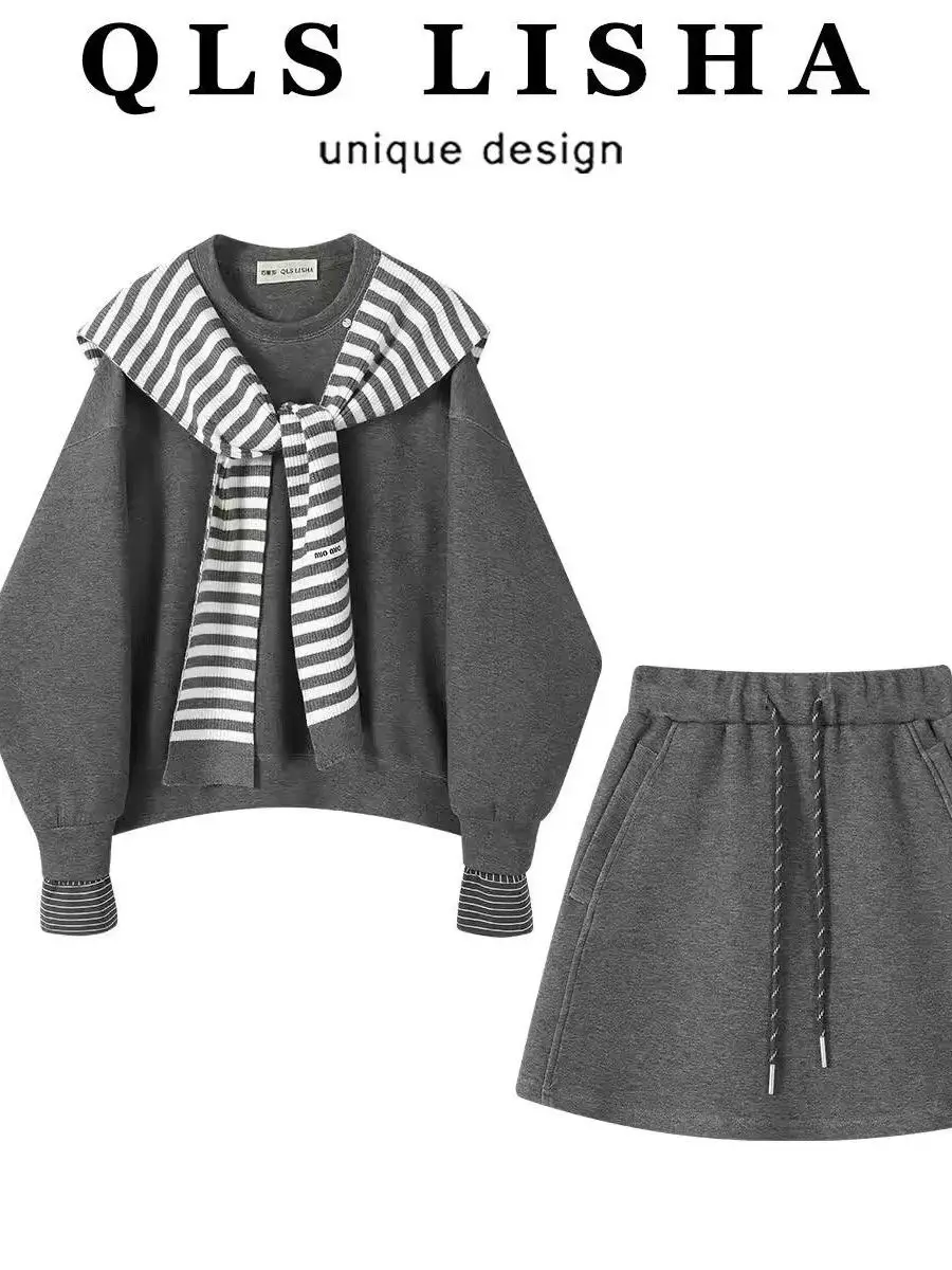 

Комплект из двух предметов: худи в корейском стиле для колледжа и короткая юбка с высокой талией, размеры 300+ (плюс сайз), весенняя повседневная одежда