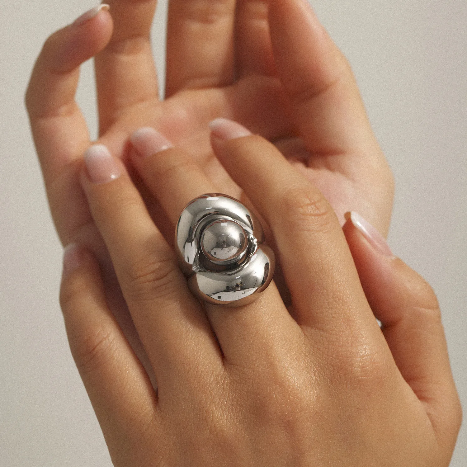 TOSOKO الفولاذ المقاوم للصدأ مطلي طبقة مزدوجة حبة الدائري مع عدم وجود يتلاشى مبالغ فيها السبابة البنصر للنساء A039