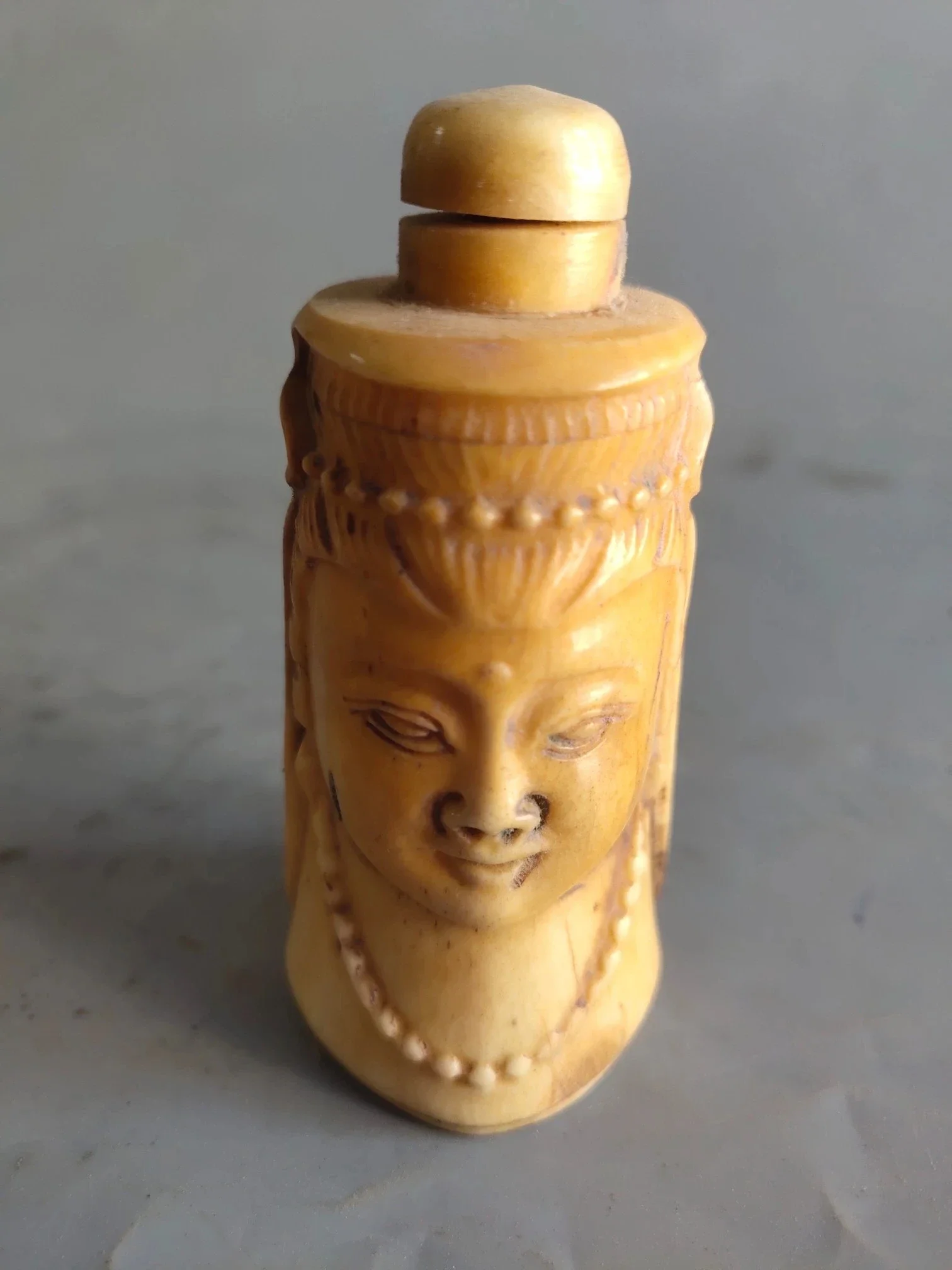 

Collection Ornaments China Old Hand Carved Avalokitesvara ox bone Snuff Bottles Family Decoration Home Gift