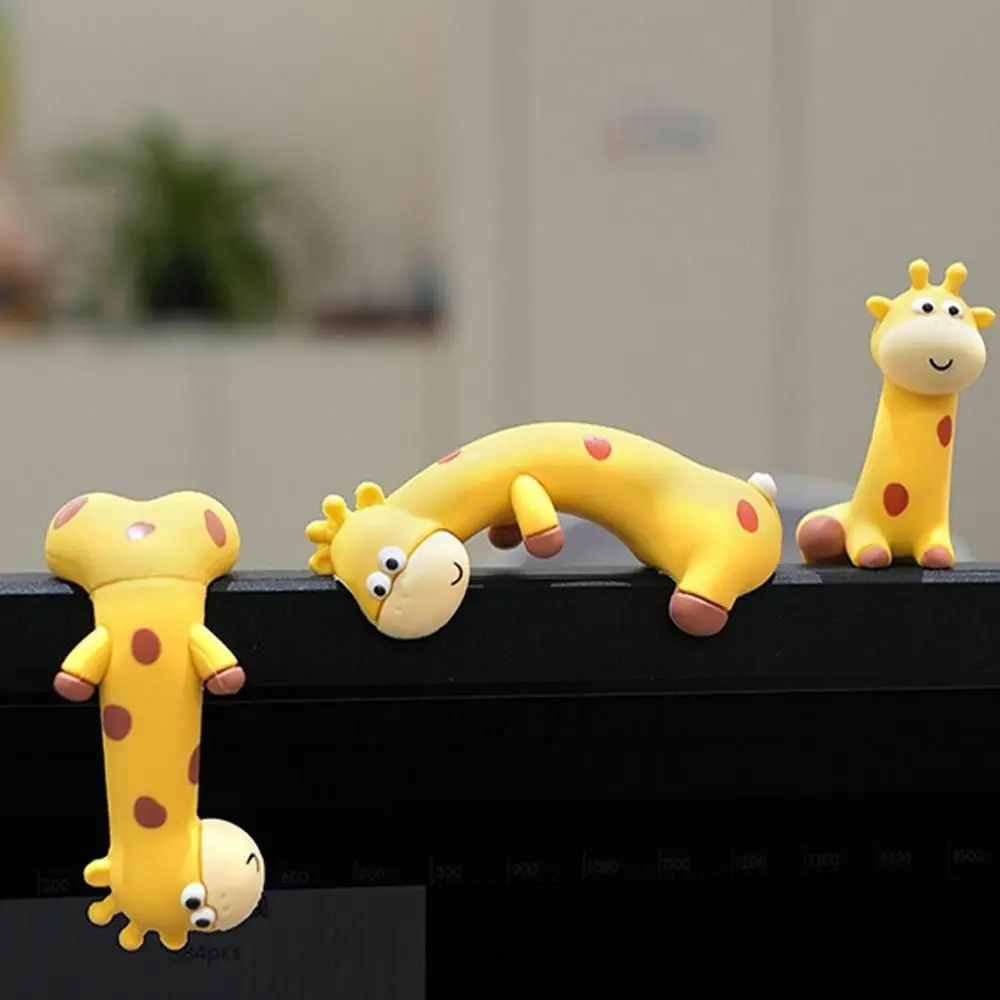 

Lying Animal Computer Monitor Decor 3D Desk Toy Mini Dolls Giraffe Screen Figurine Navigator Screen Kawaii