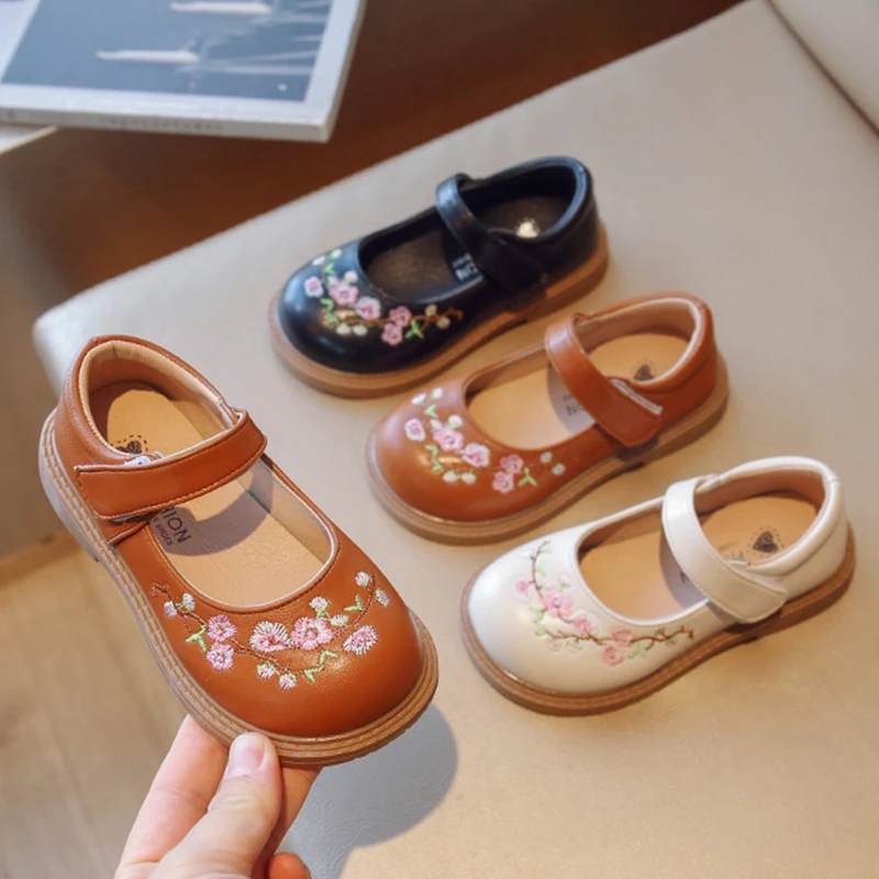 Toddlers Girls Leather Shoes Kids Mary Janes ricamo fiori Sweet Retro Child Princess Flats For Party Shoes 2024 New Chic