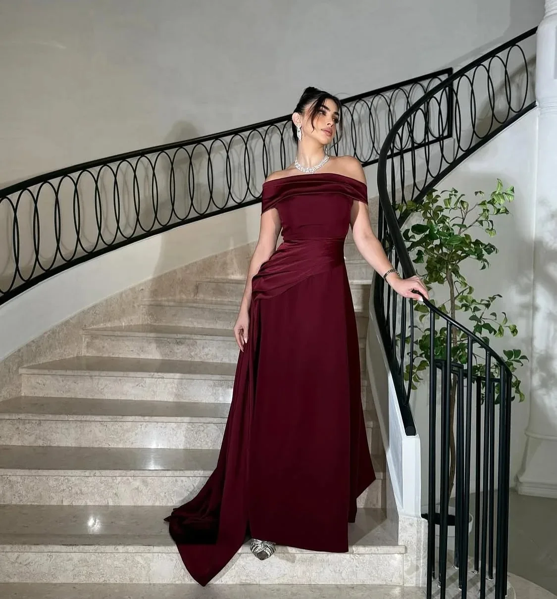 

Medalion customized Arabic Evening Dress Off Shoulder Burgundy Prom Dresses Sweep Train Strapless Dubai Women Wedding Party Gown