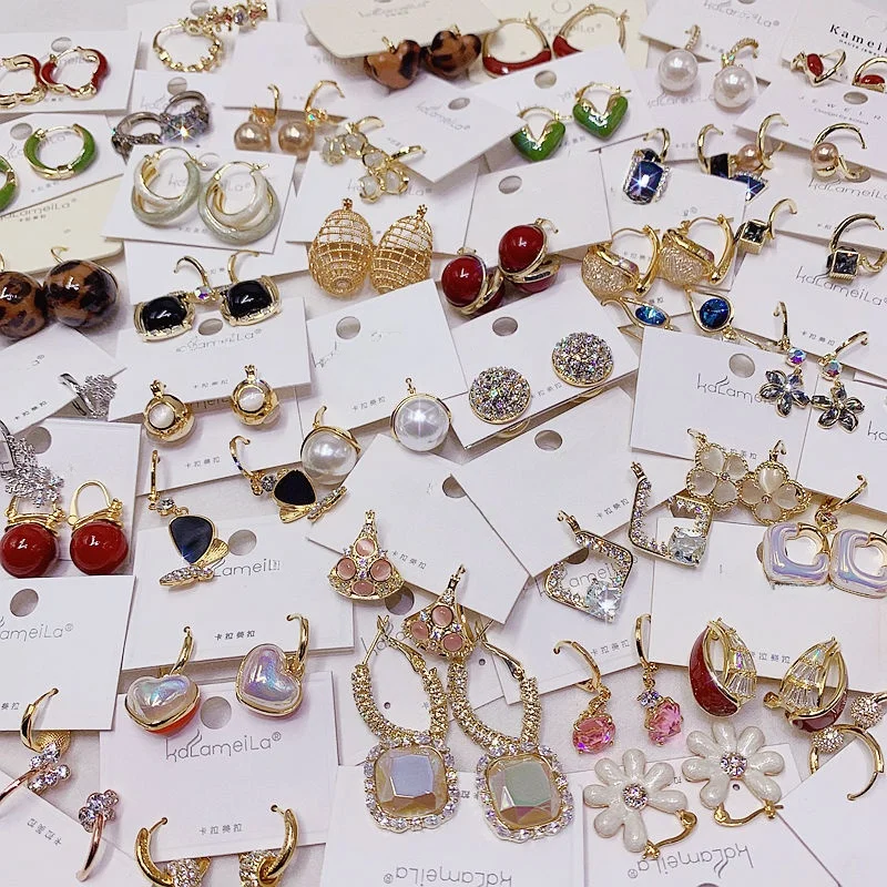 Pendientes de Perlas con Circonitas Incrustadas en Cobre de Alta Calidad, Marca Karla, Elegantes y Versátiles, con Incrustaci...